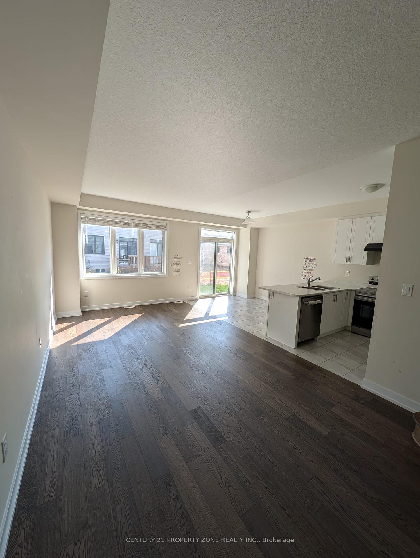 Photo 13 of 30 Lemon Avenue N, Thorold, Hurricane/Merrittville — HOMEH