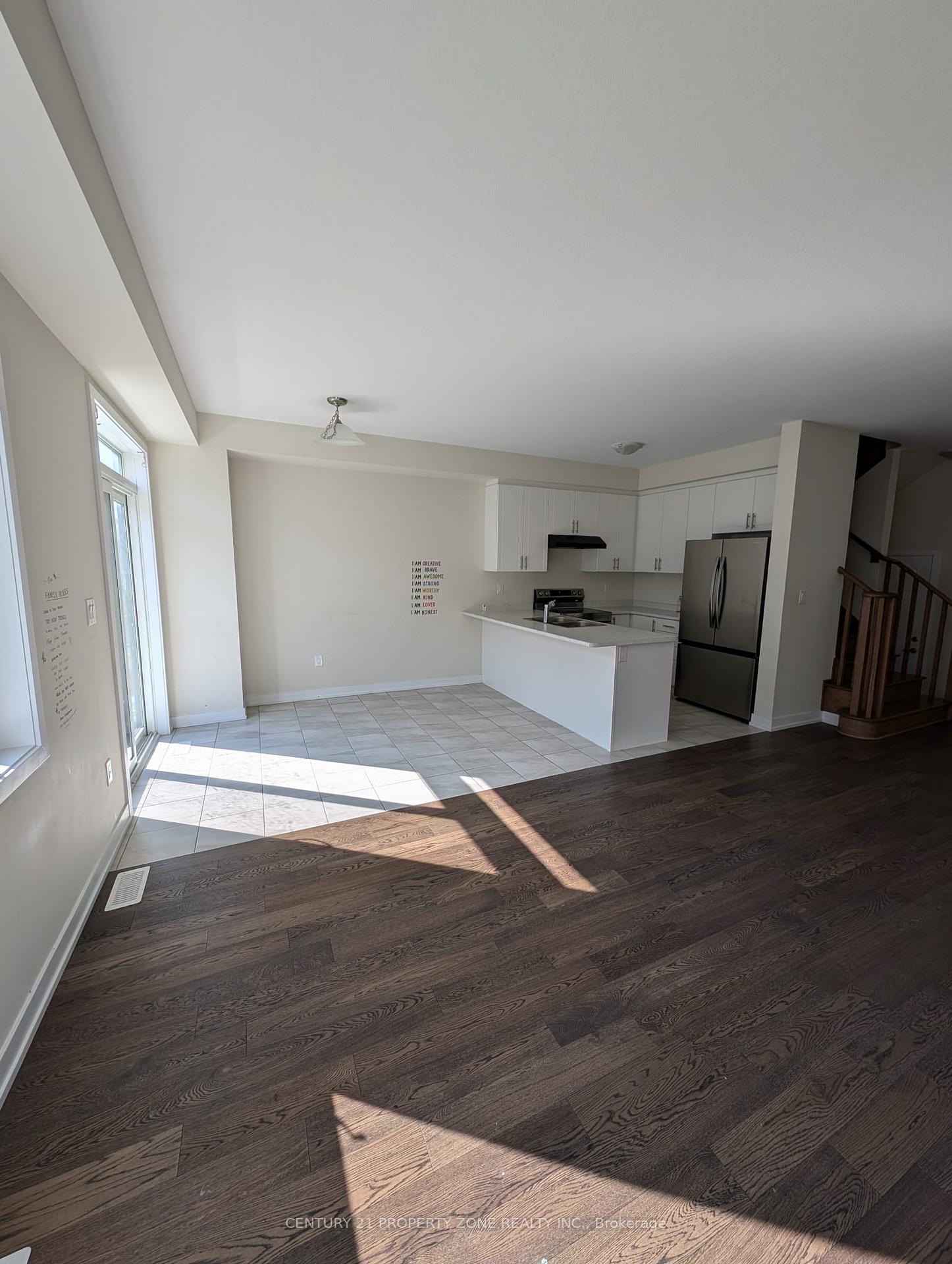 Photo 14 of 30 Lemon Avenue N, Thorold, Hurricane/Merrittville — HOMEH