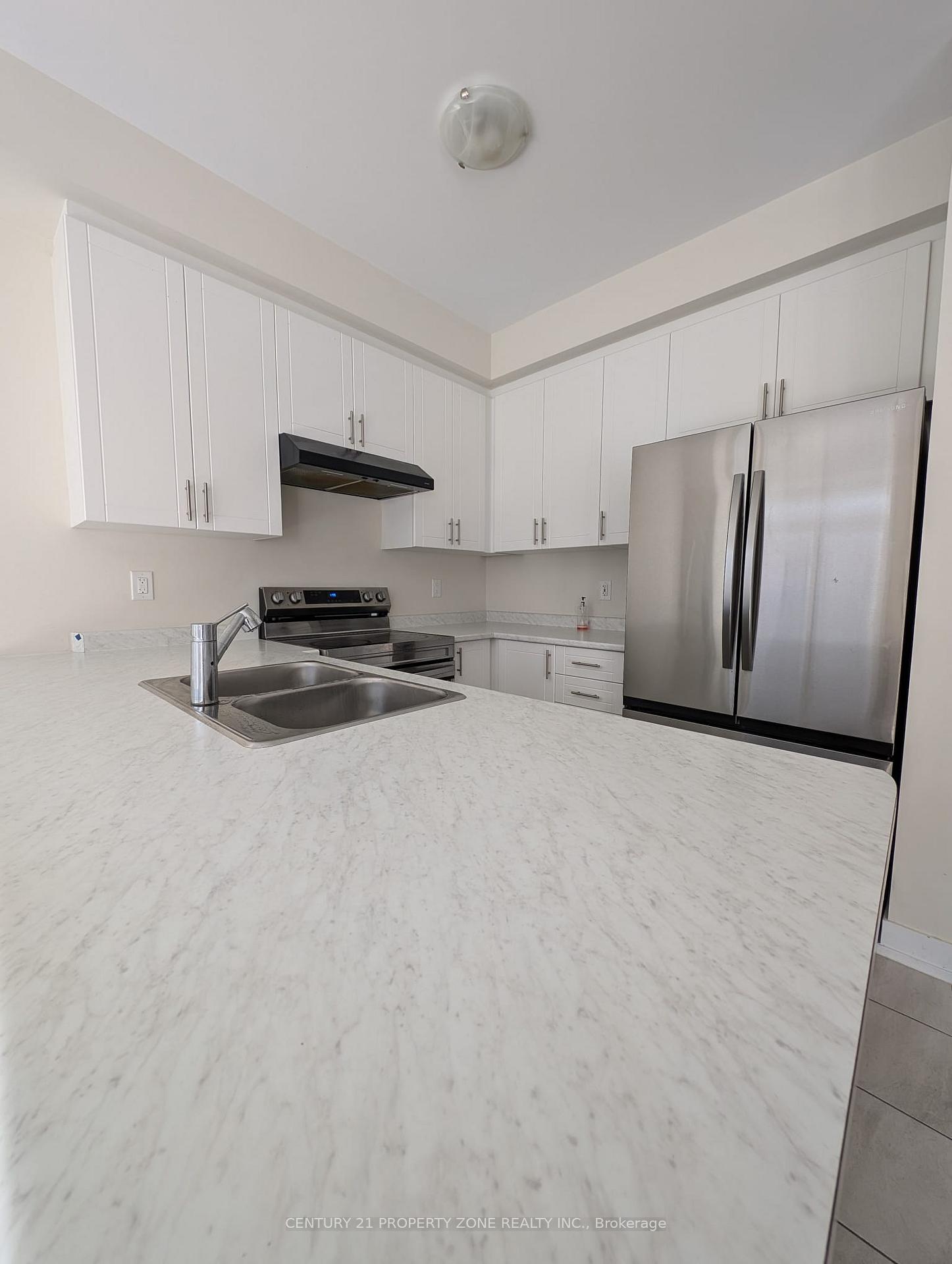 Photo 15 of 30 Lemon Avenue N, Thorold, Hurricane/Merrittville — HOMEH