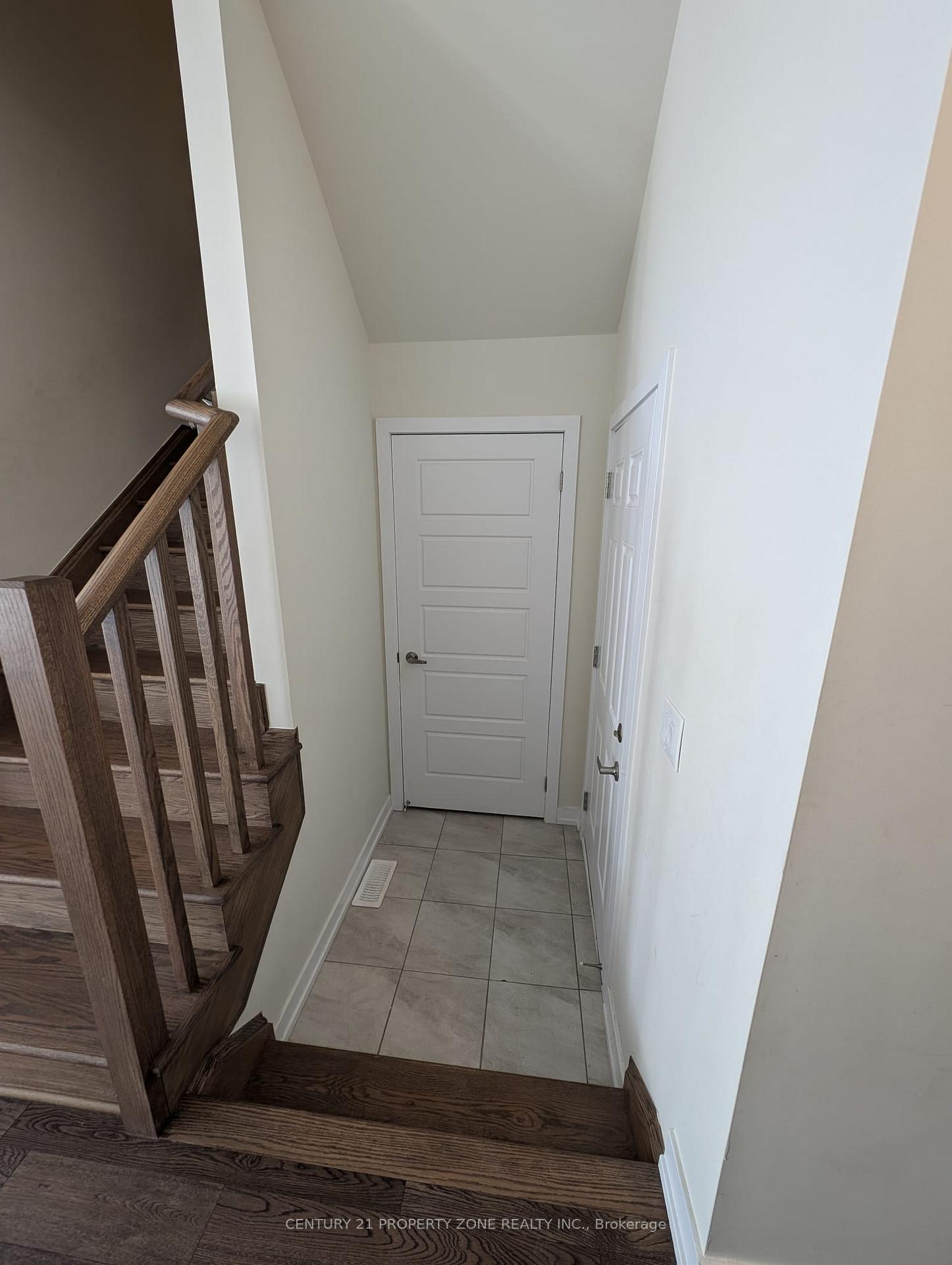 Photo 21 of 30 Lemon Avenue N, Thorold, Hurricane/Merrittville — HOMEH