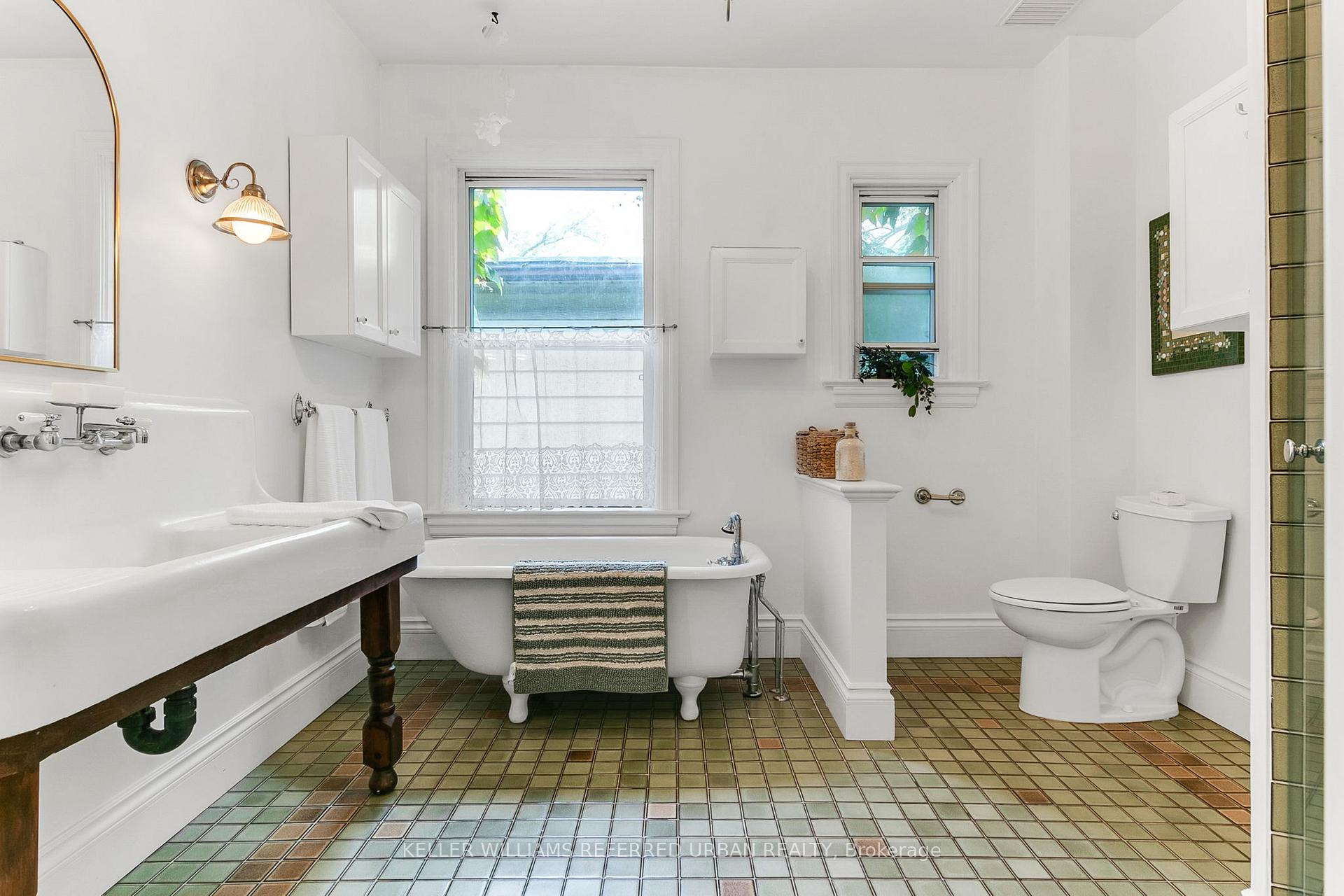 Photo 36 of 204 Ashdale Avenue, Toronto, Greenwood-Coxwell — HOMEH