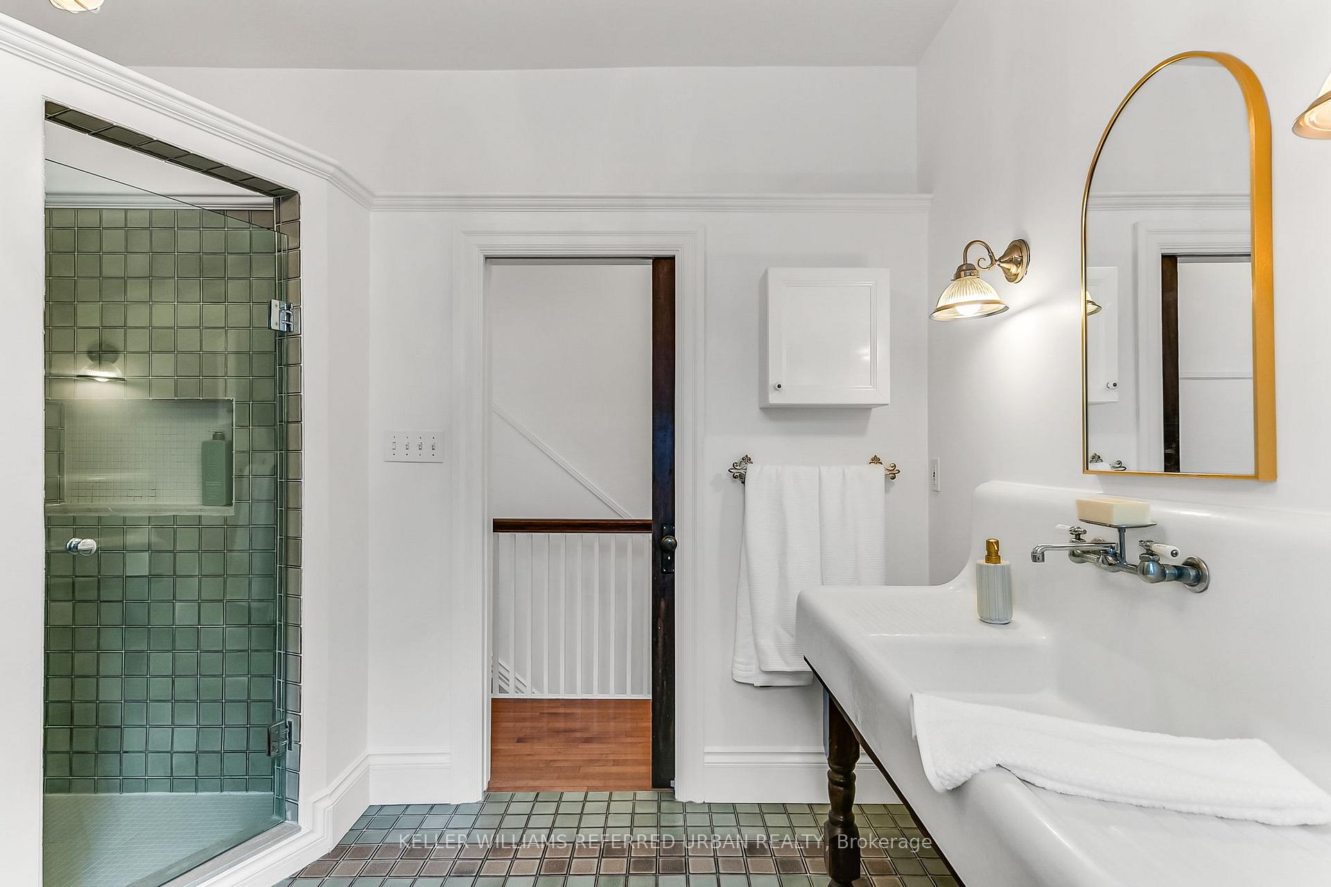Photo 37 of 204 Ashdale Avenue, Toronto, Greenwood-Coxwell — HOMEH