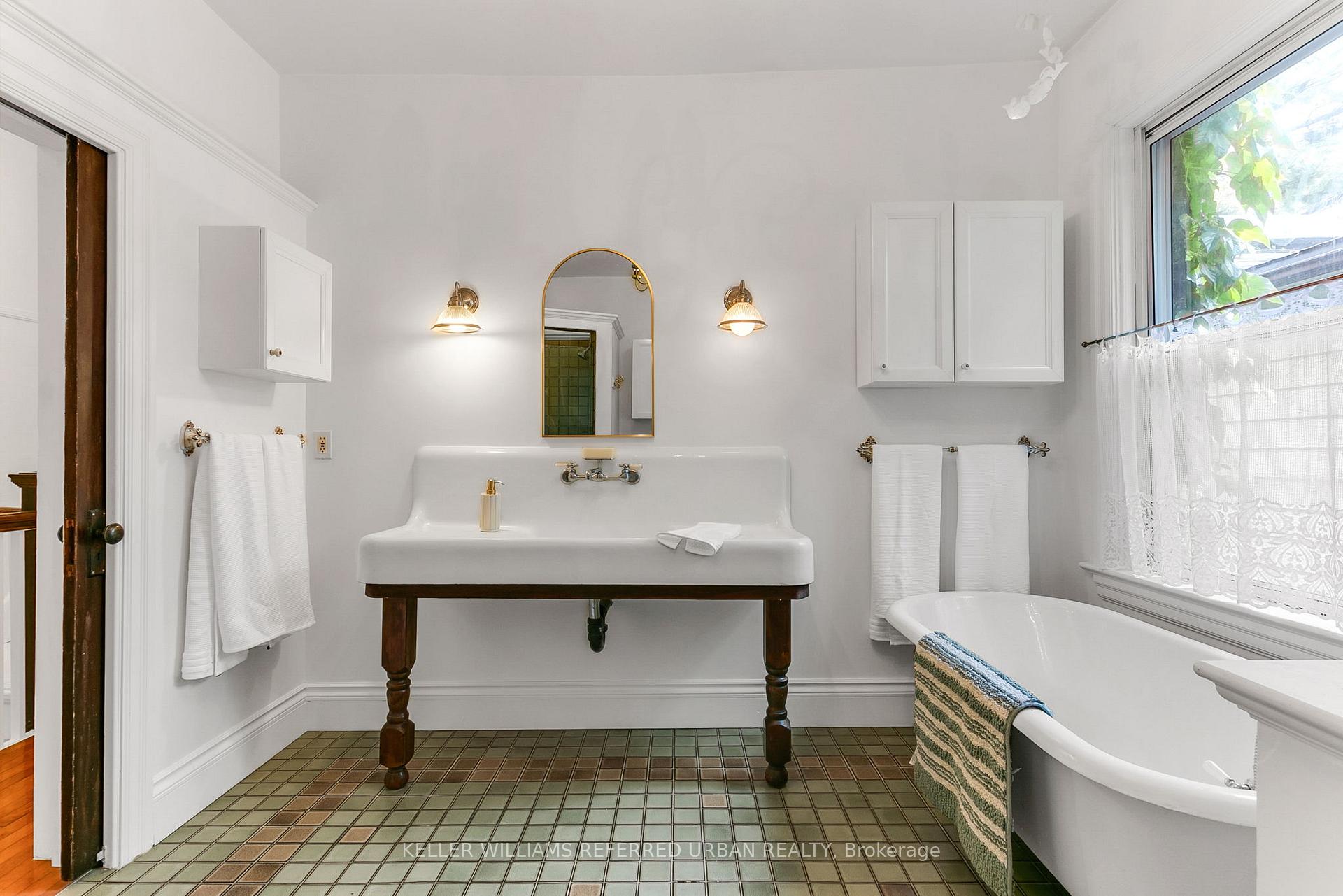 Photo 38 of 204 Ashdale Avenue, Toronto, Greenwood-Coxwell — HOMEH