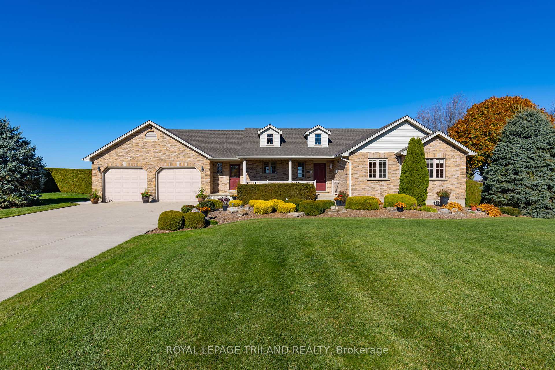 Photo 1 of 1104 Gladstone Drive, Thames Centre, Rural Thames Centre — HOMEH