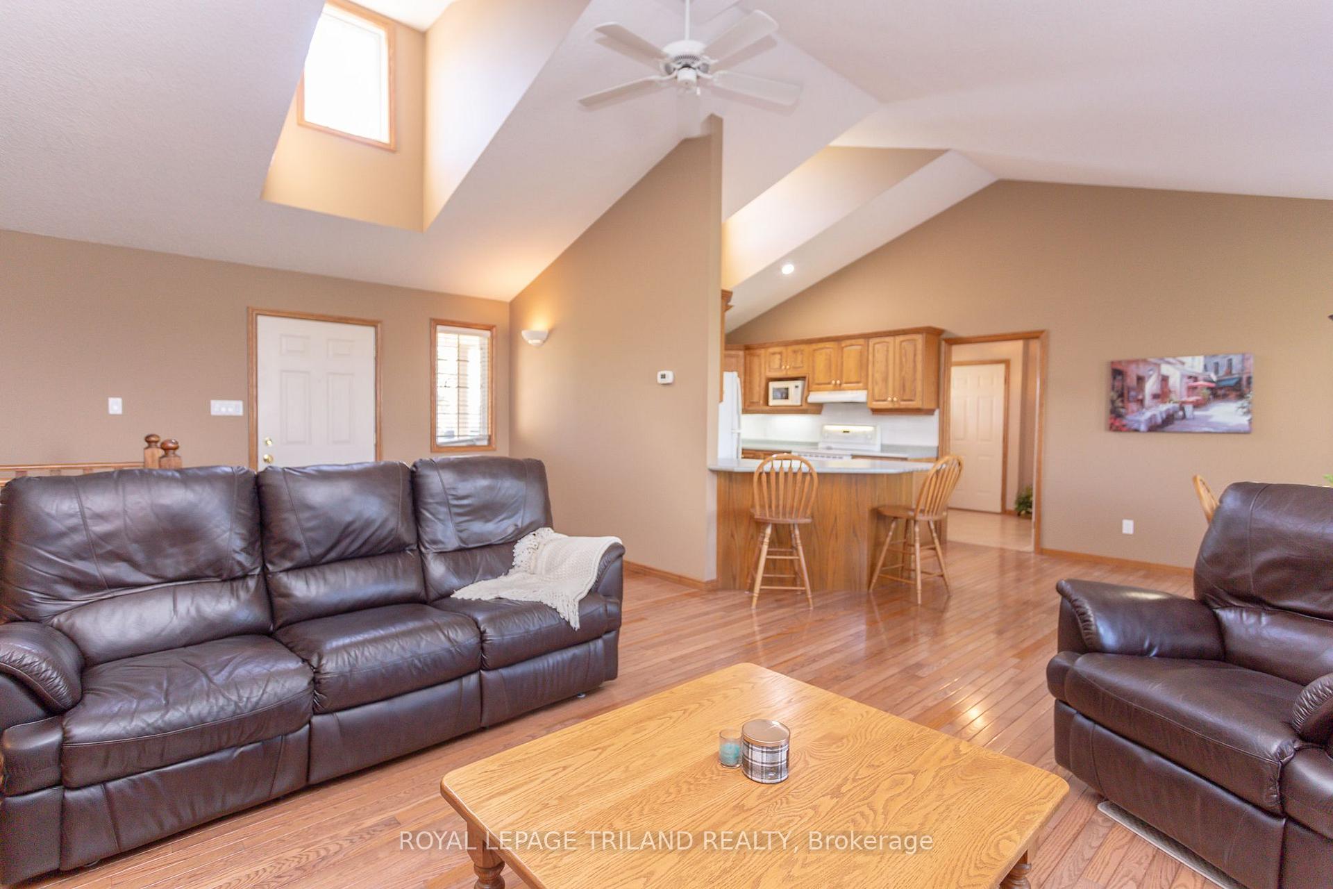 Photo 11 of 1104 Gladstone Drive, Thames Centre, Rural Thames Centre — HOMEH