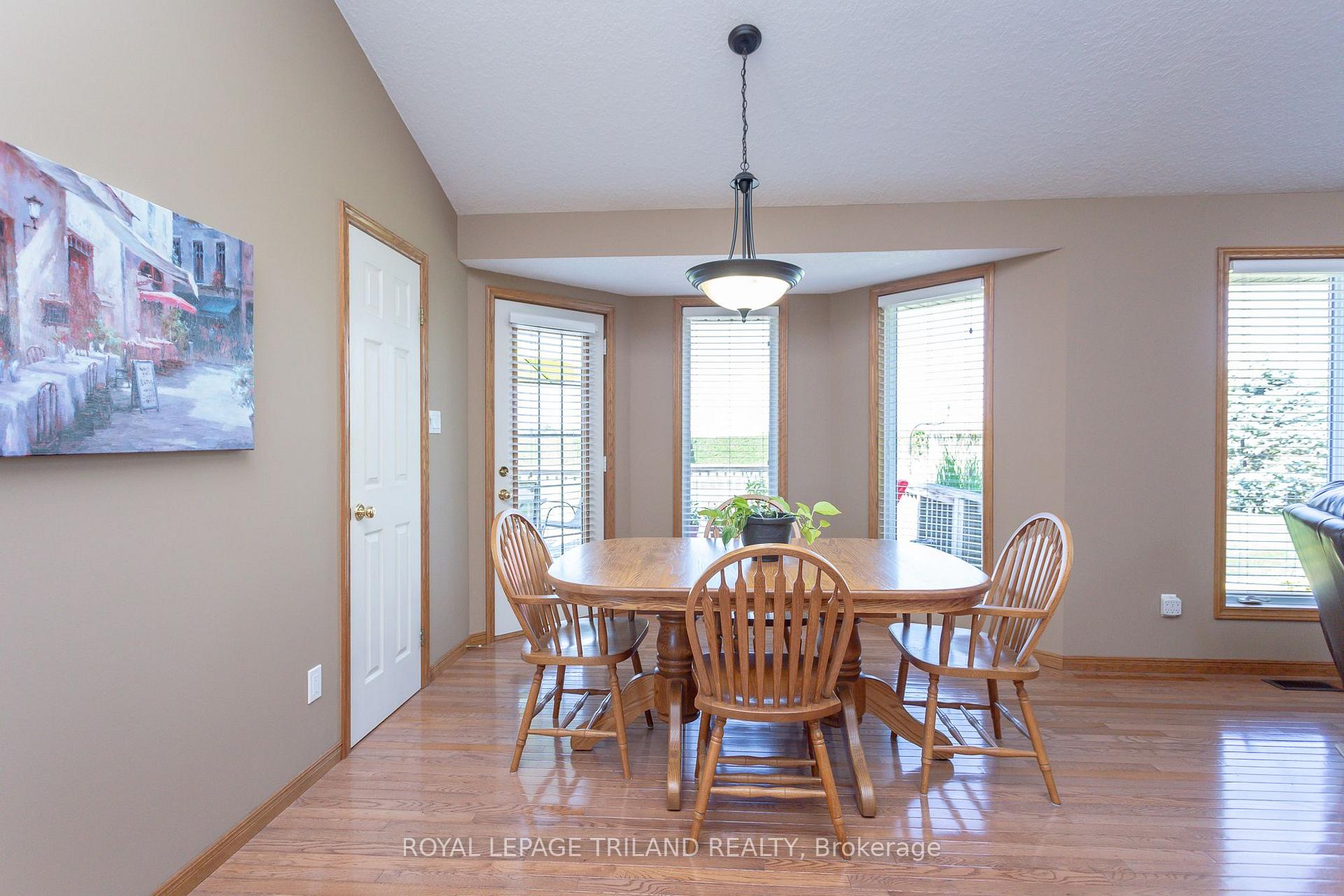 Photo 17 of 1104 Gladstone Drive, Thames Centre, Rural Thames Centre — HOMEH