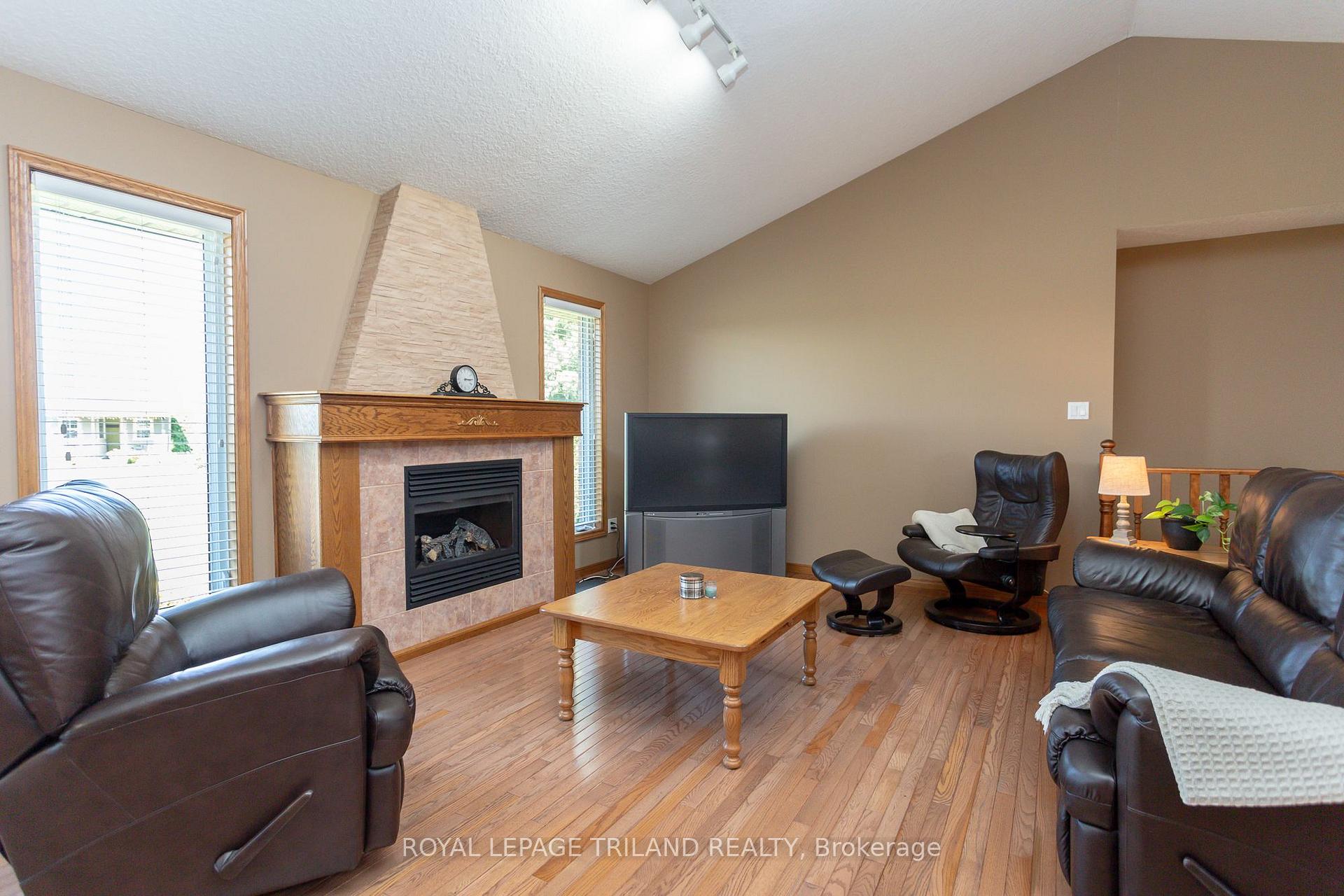 Photo 19 of 1104 Gladstone Drive, Thames Centre, Rural Thames Centre — HOMEH