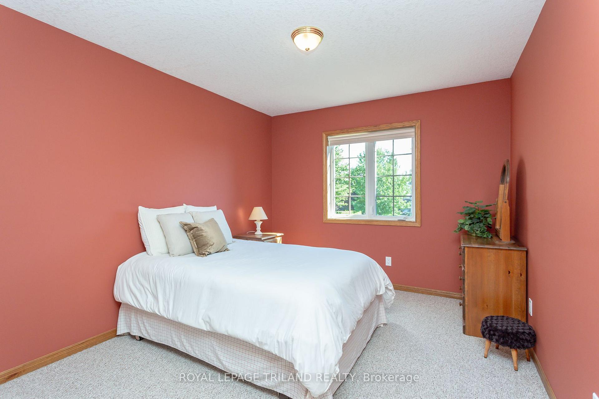 Photo 21 of 1104 Gladstone Drive, Thames Centre, Rural Thames Centre — HOMEH
