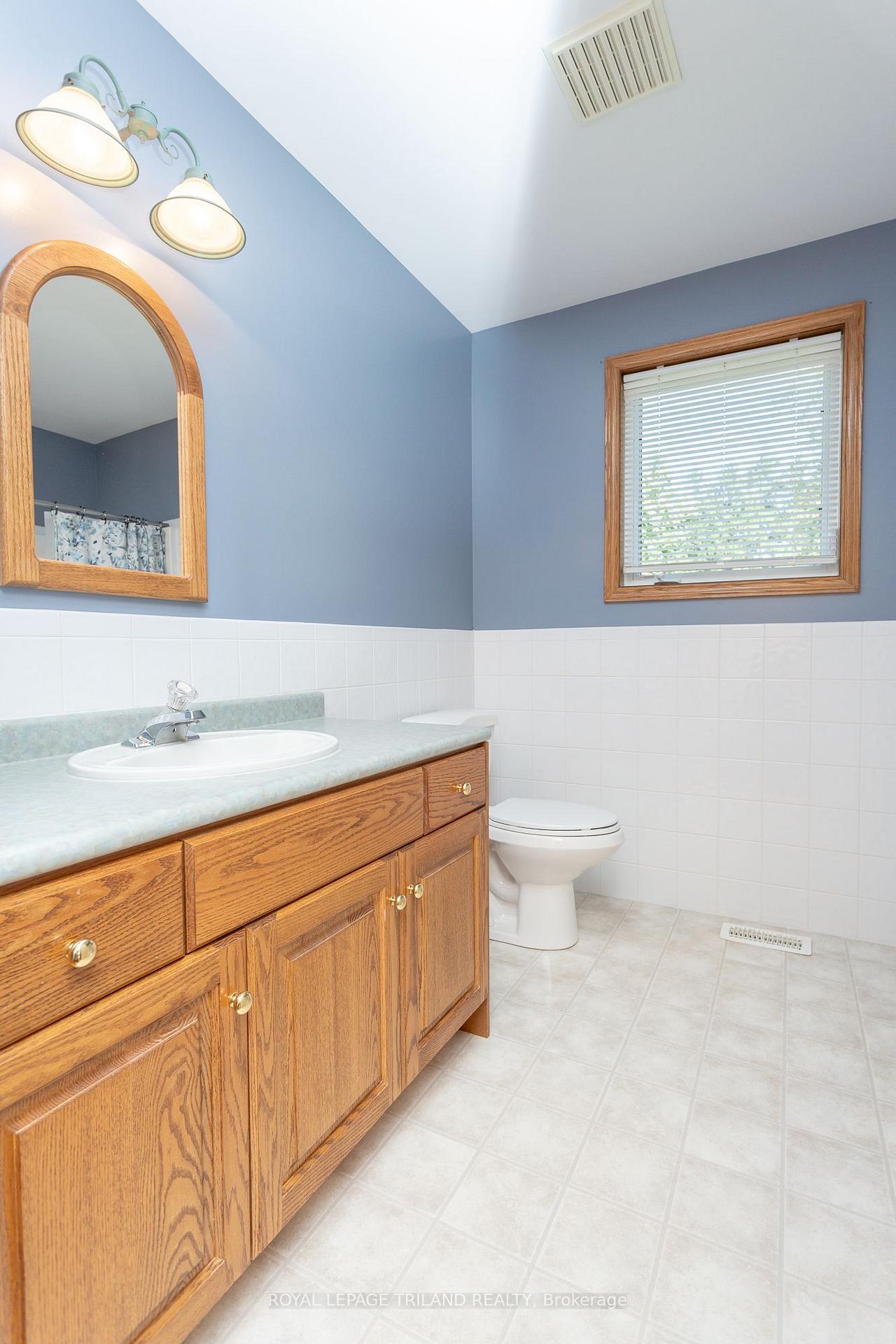 Photo 22 of 1104 Gladstone Drive, Thames Centre, Rural Thames Centre — HOMEH
