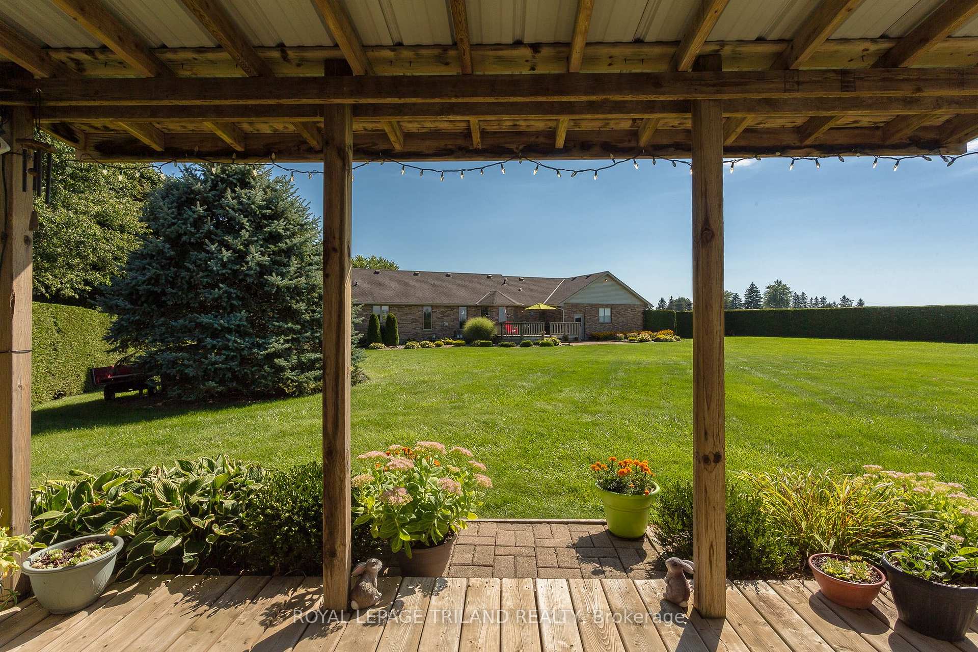 Photo 32 of 1104 Gladstone Drive, Thames Centre, Rural Thames Centre — HOMEH