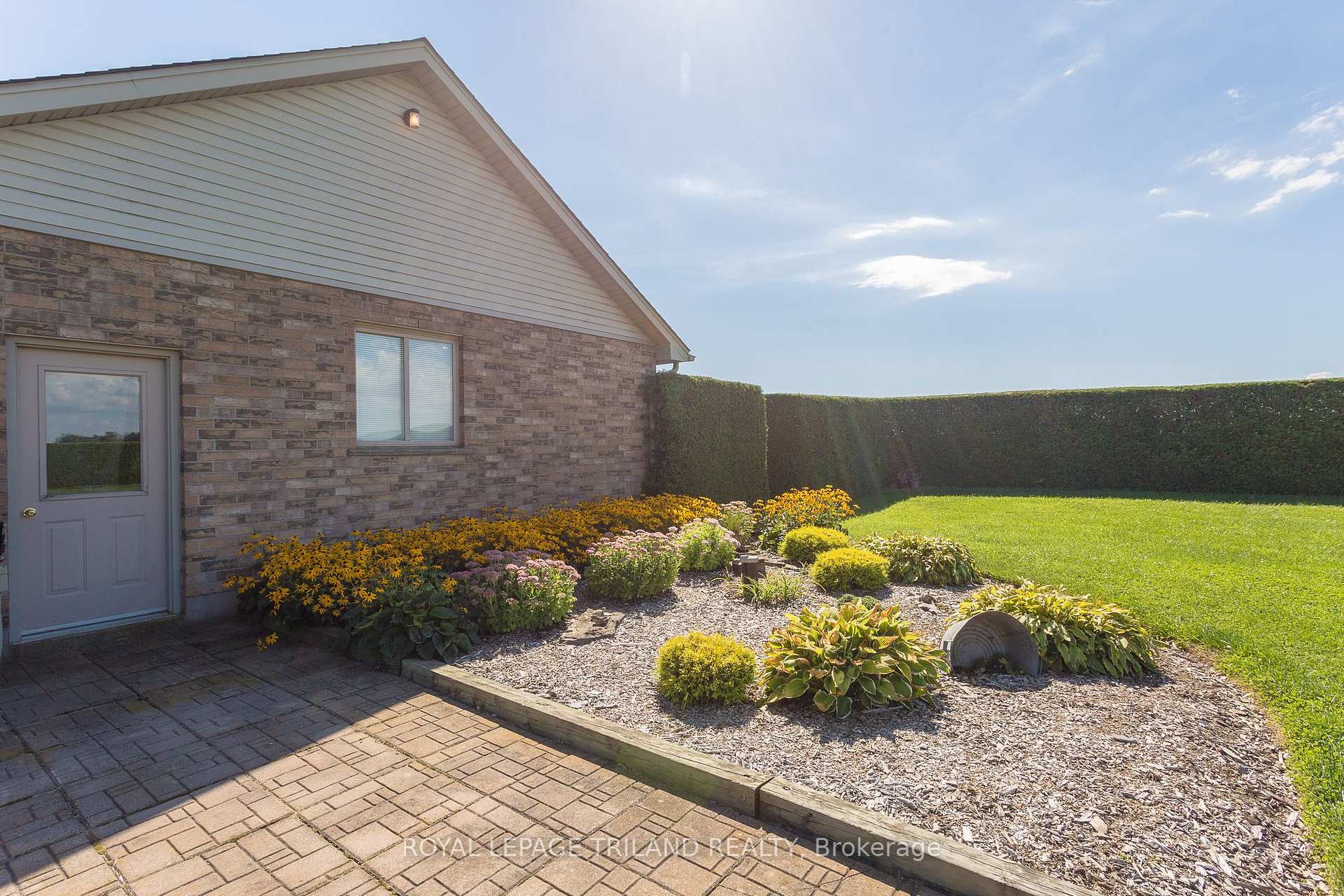 Photo 37 of 1104 Gladstone Drive, Thames Centre, Rural Thames Centre — HOMEH