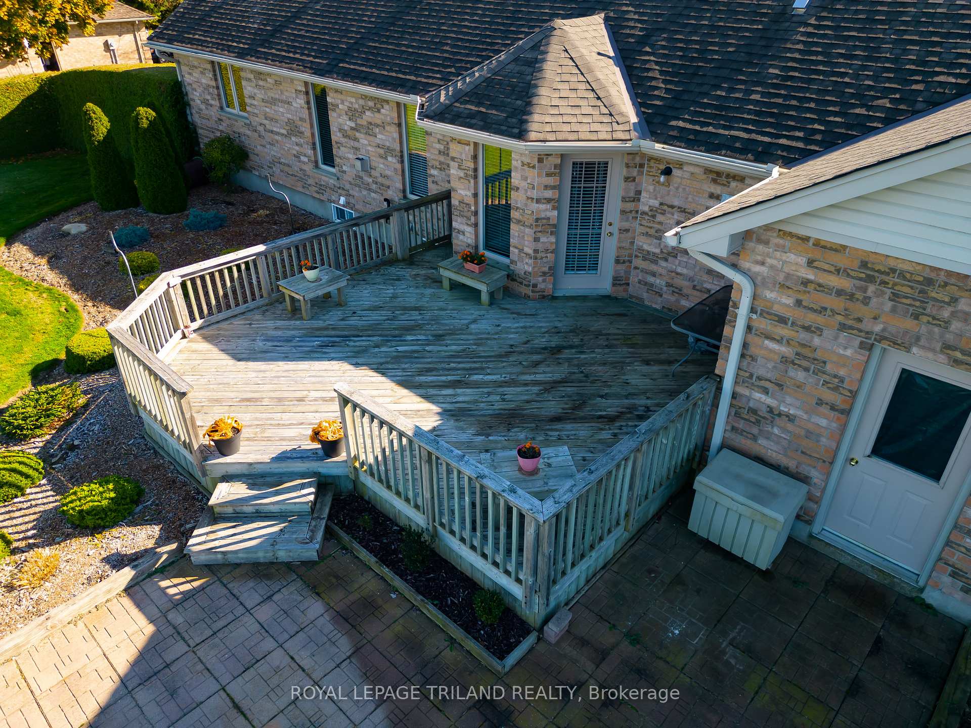 Photo 45 of 1104 Gladstone Drive, Thames Centre, Rural Thames Centre — HOMEH