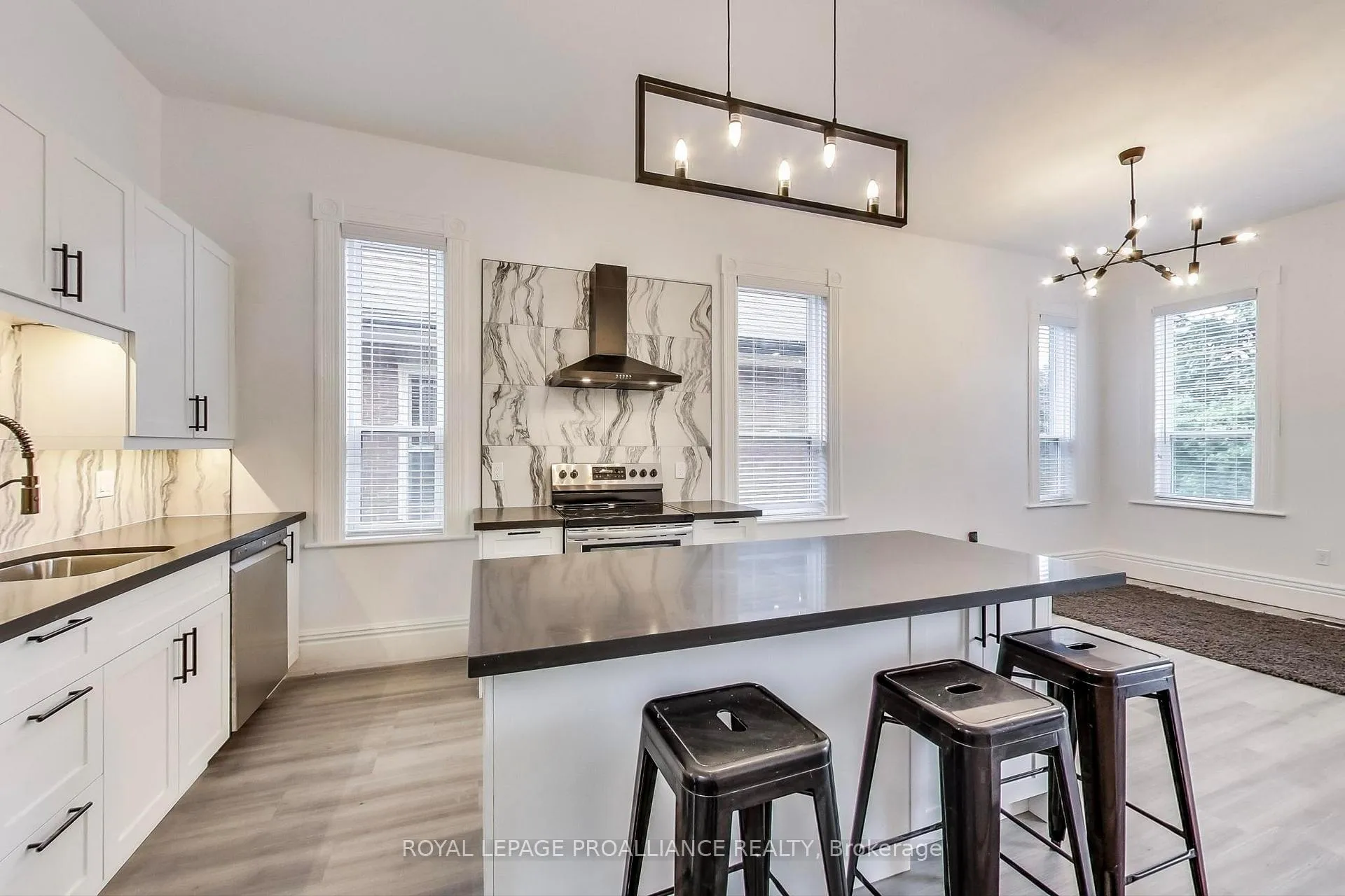 Photo 9 of Unit # 2, 615 Union Street, Peterborough, Town Ward 3 — HOMEH