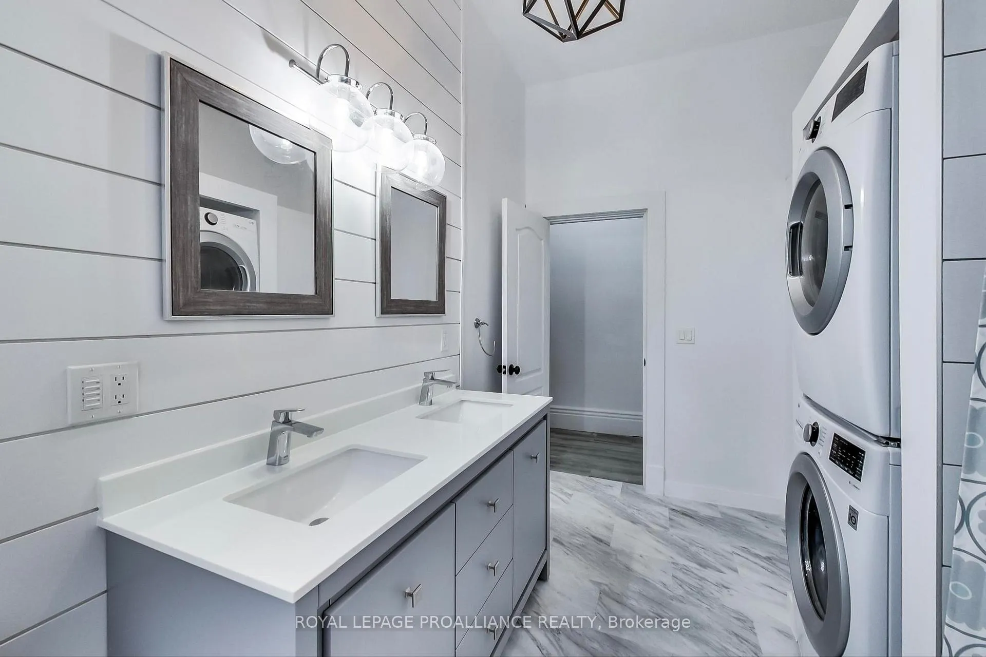 Photo 19 of Unit # 2, 615 Union Street, Peterborough, Town Ward 3 — HOMEH
