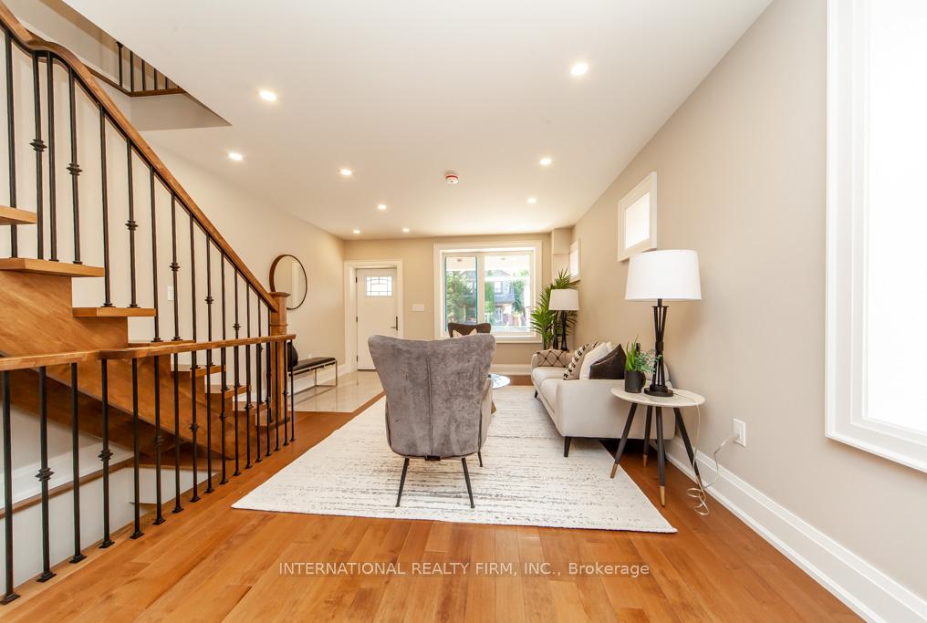 Photo 6 of 186 Milverton Boulevard, Toronto, Danforth Village-East York — HOMEH
