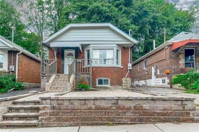Front of Unit Main, 34 Glenside Avenue