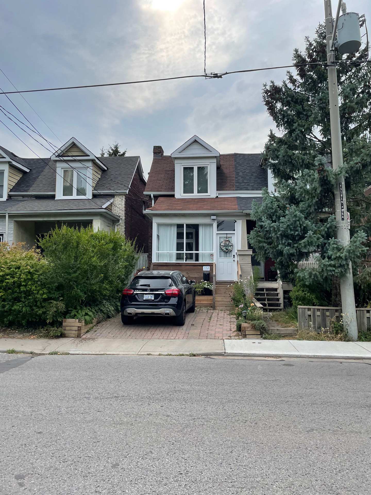 Photo 1 of 552 Main Street, Toronto, Woodbine-Lumsden — HOMEH