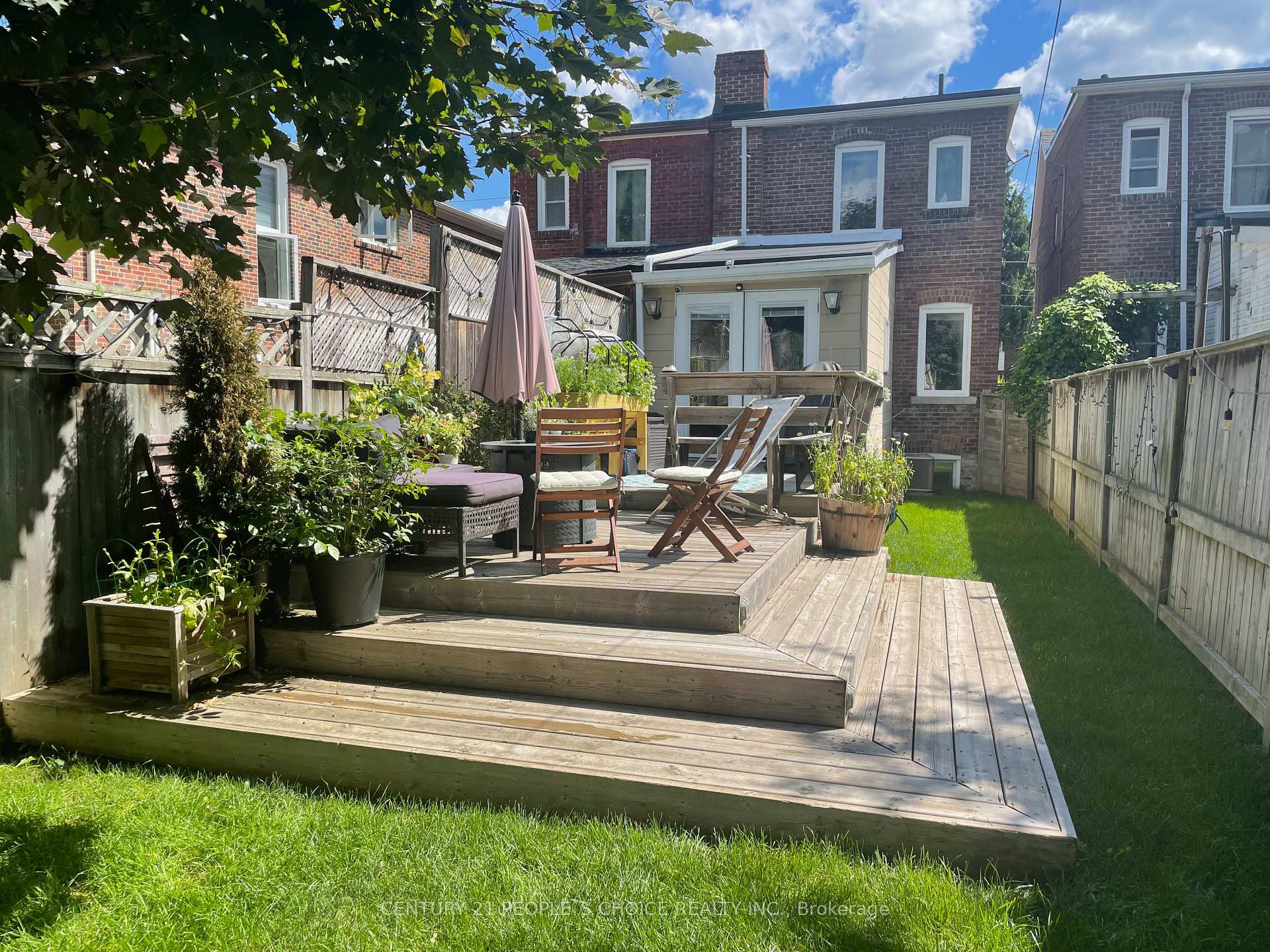 Photo 3 of 552 Main Street, Toronto, Woodbine-Lumsden — HOMEH