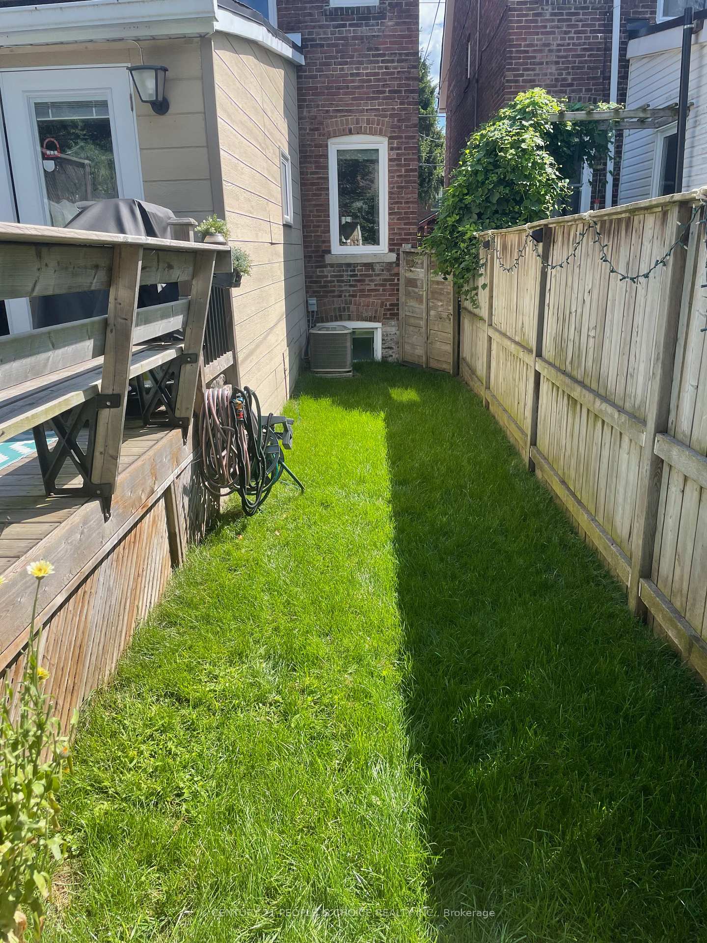 Photo 4 of 552 Main Street, Toronto, Woodbine-Lumsden — HOMEH