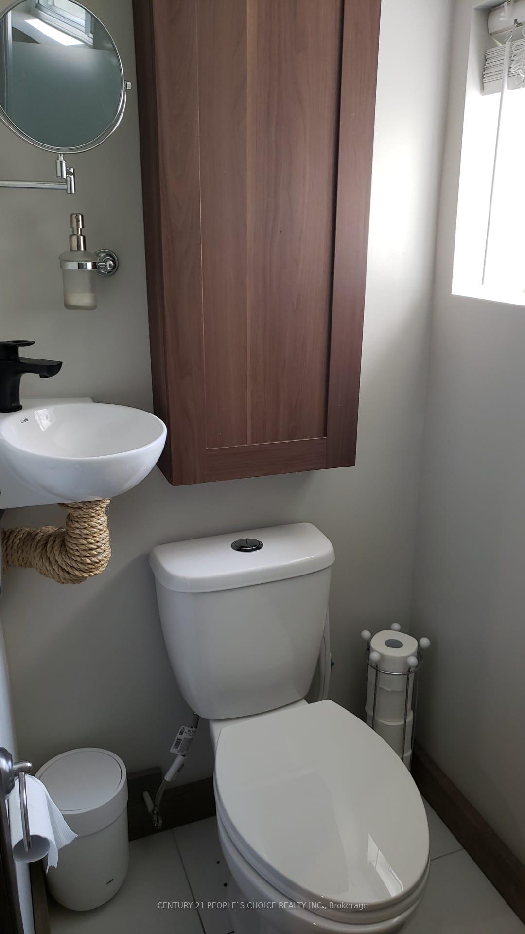 Photo 10 of 552 Main Street, Toronto, Woodbine-Lumsden — HOMEH