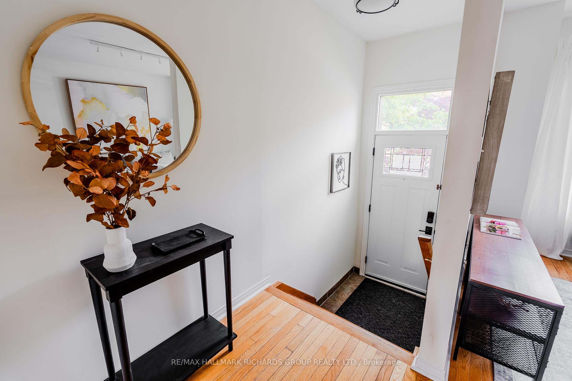 Photo 2 of 17 Brick Court, Toronto, South Riverdale — HOMEH