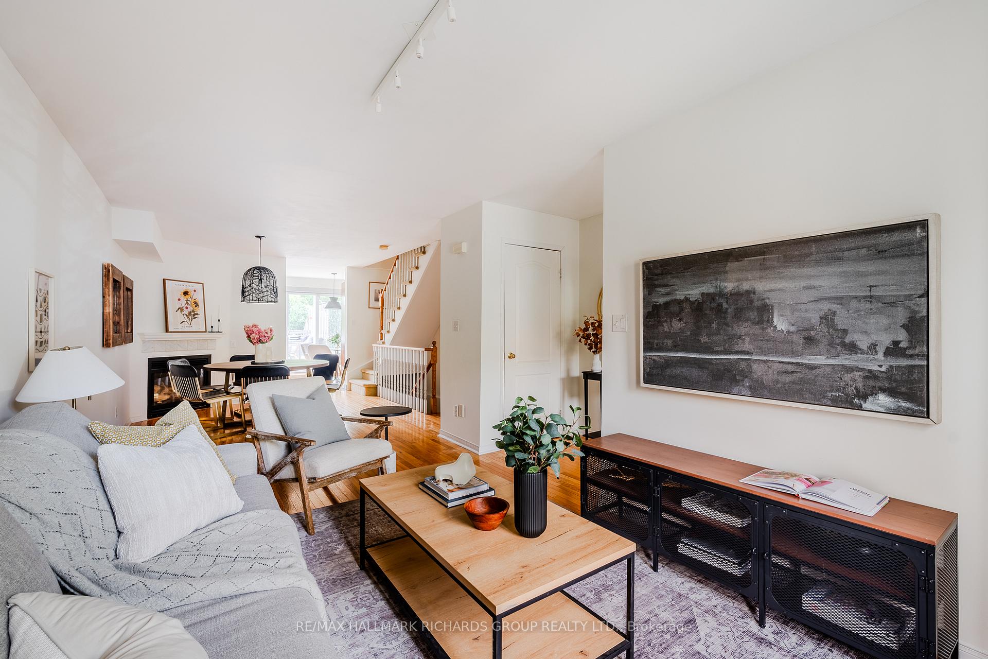Photo 3 of 17 Brick Court, Toronto, South Riverdale — HOMEH