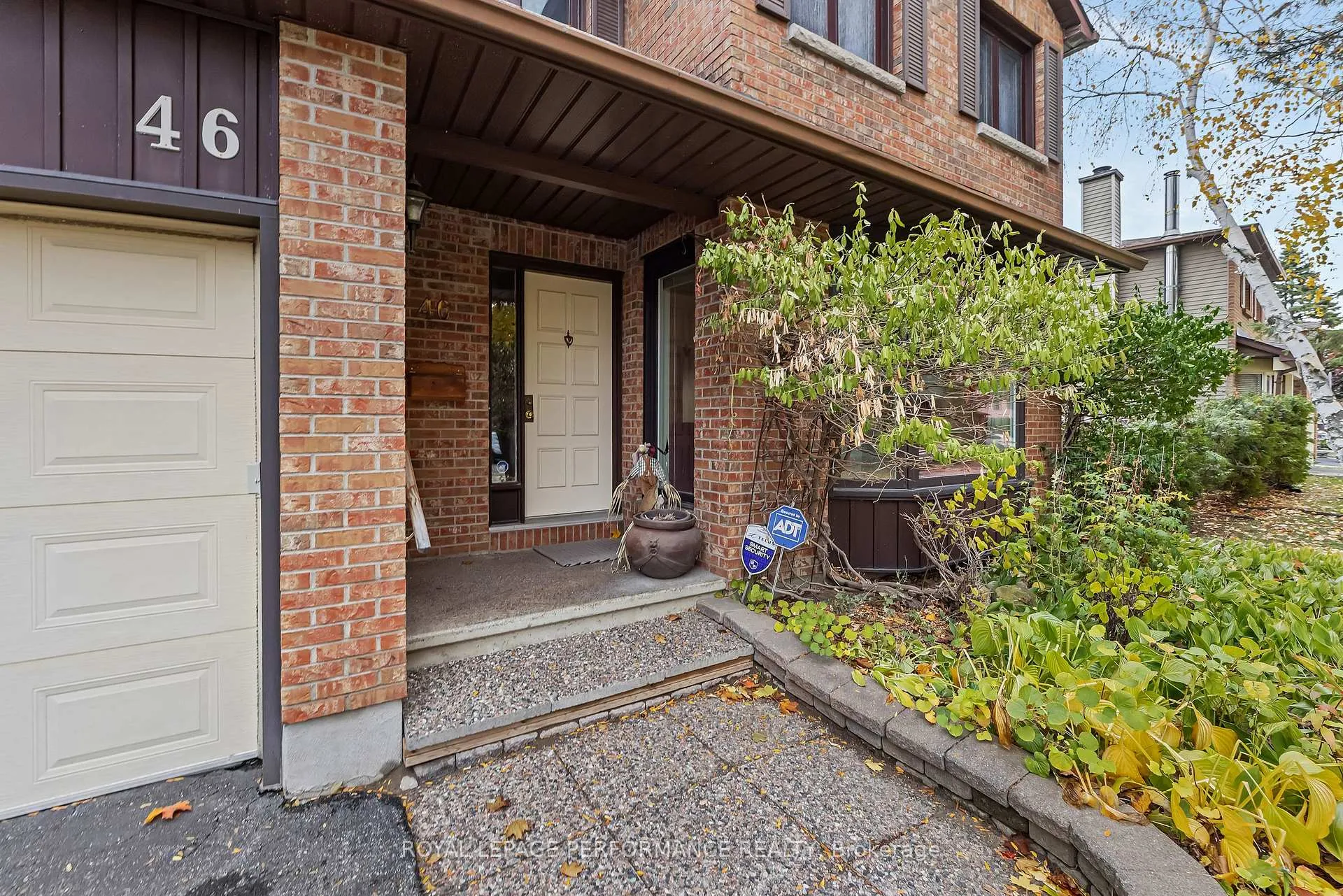 Photo 4 of 46 Otten Drive, Ottawa, Barrhaven - Pheasant Run — HOMEH
