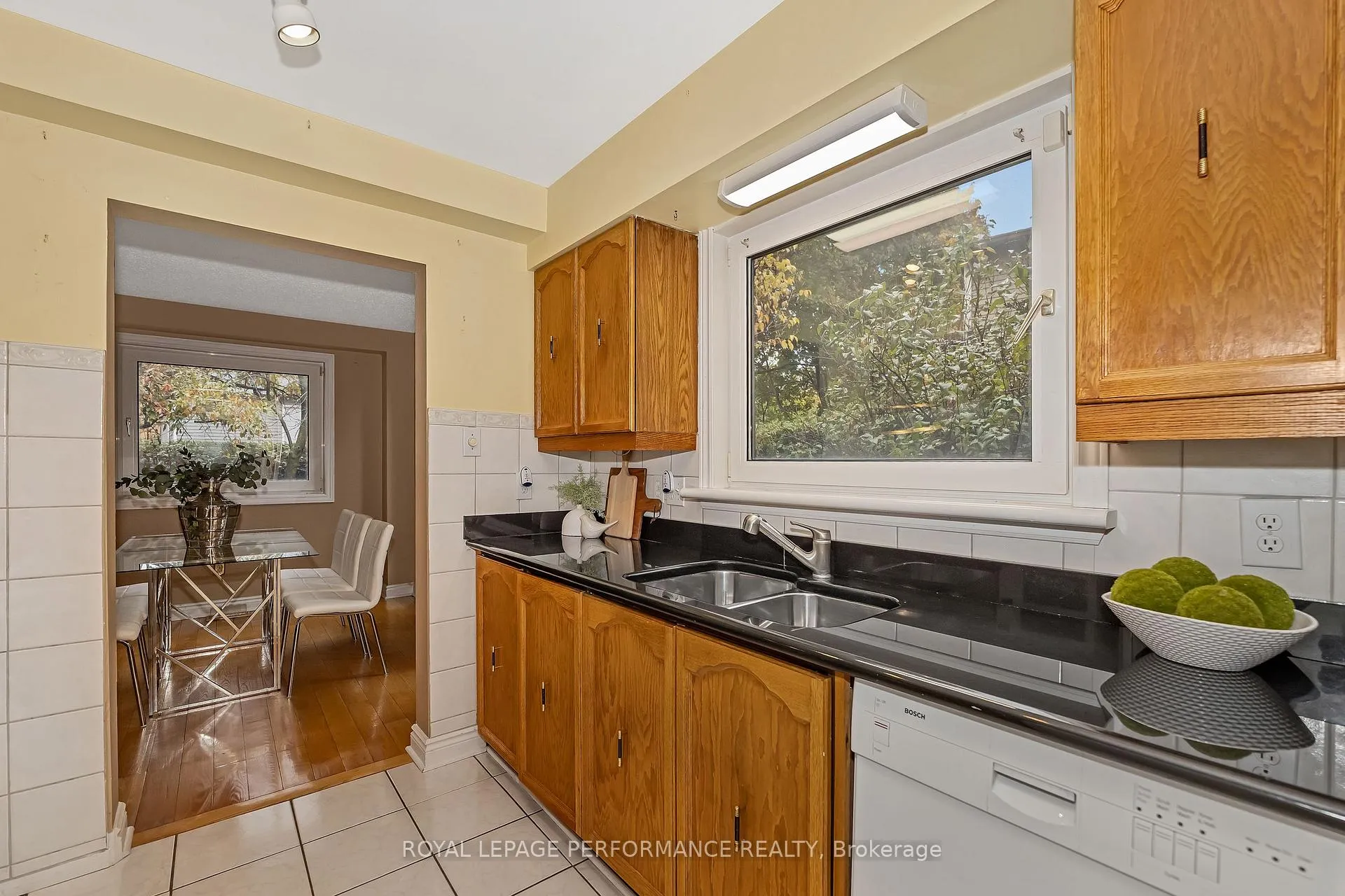 Photo 8 of 46 Otten Drive, Ottawa, Barrhaven - Pheasant Run — HOMEH