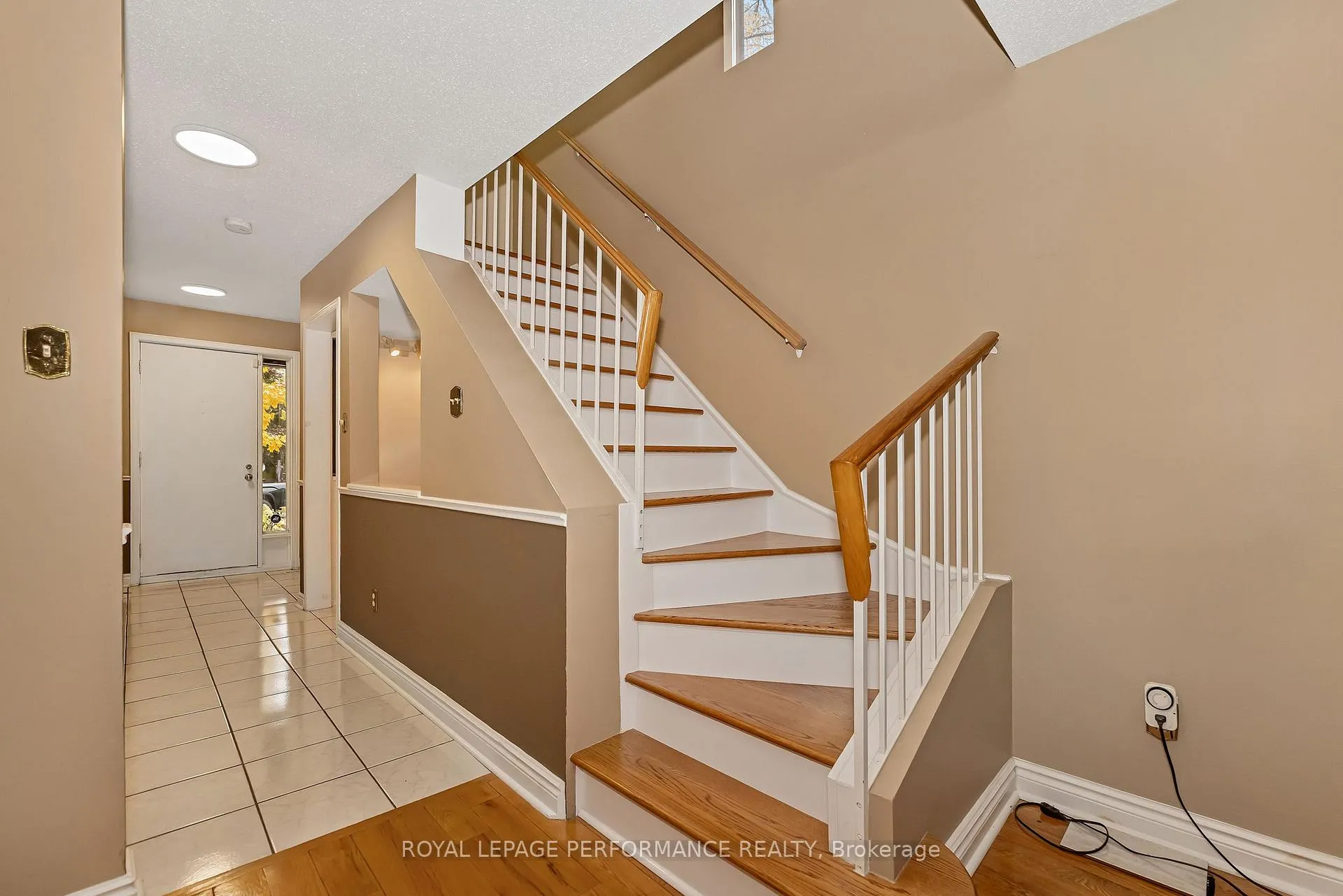 Photo 15 of 46 Otten Drive, Ottawa, Barrhaven - Pheasant Run — HOMEH