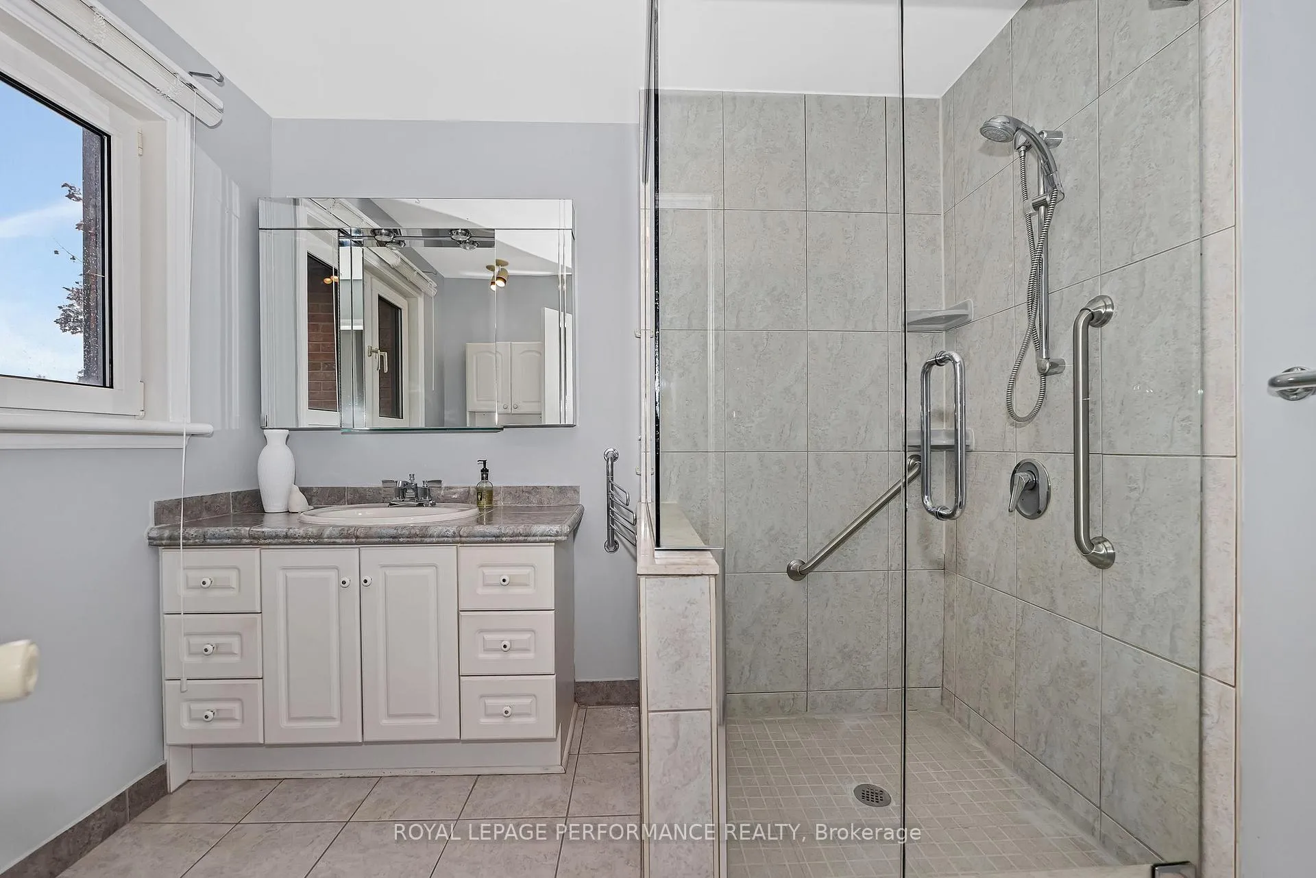 Photo 18 of 46 Otten Drive, Ottawa, Barrhaven - Pheasant Run — HOMEH