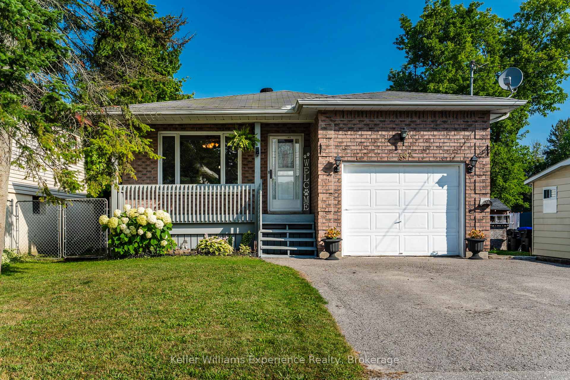 Front of 308 Assiniboia Street