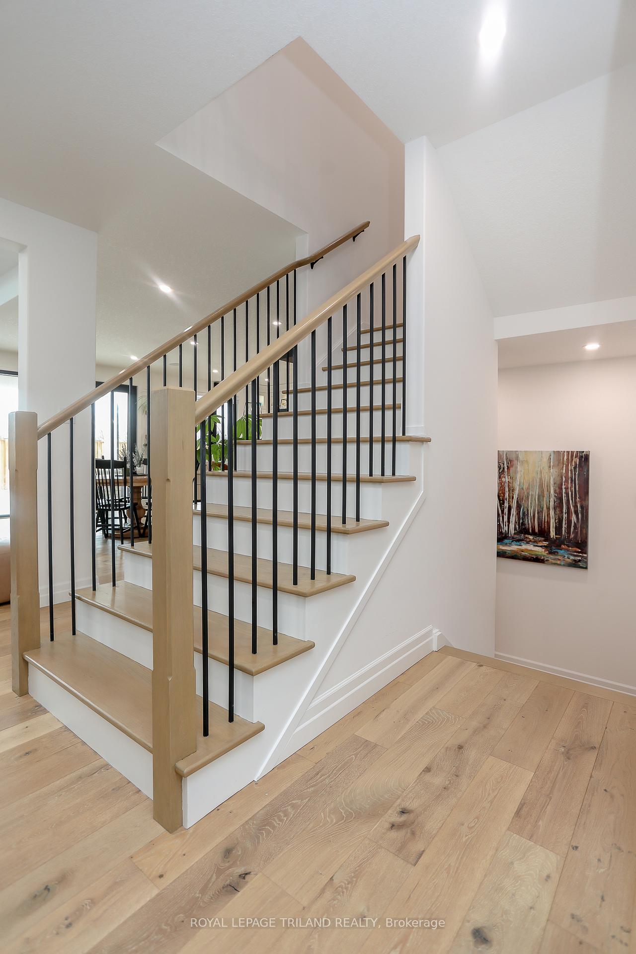 Photo 10 of 20 Greenbrier Ridge, Thames Centre, Rural Thames Centre — HOMEH