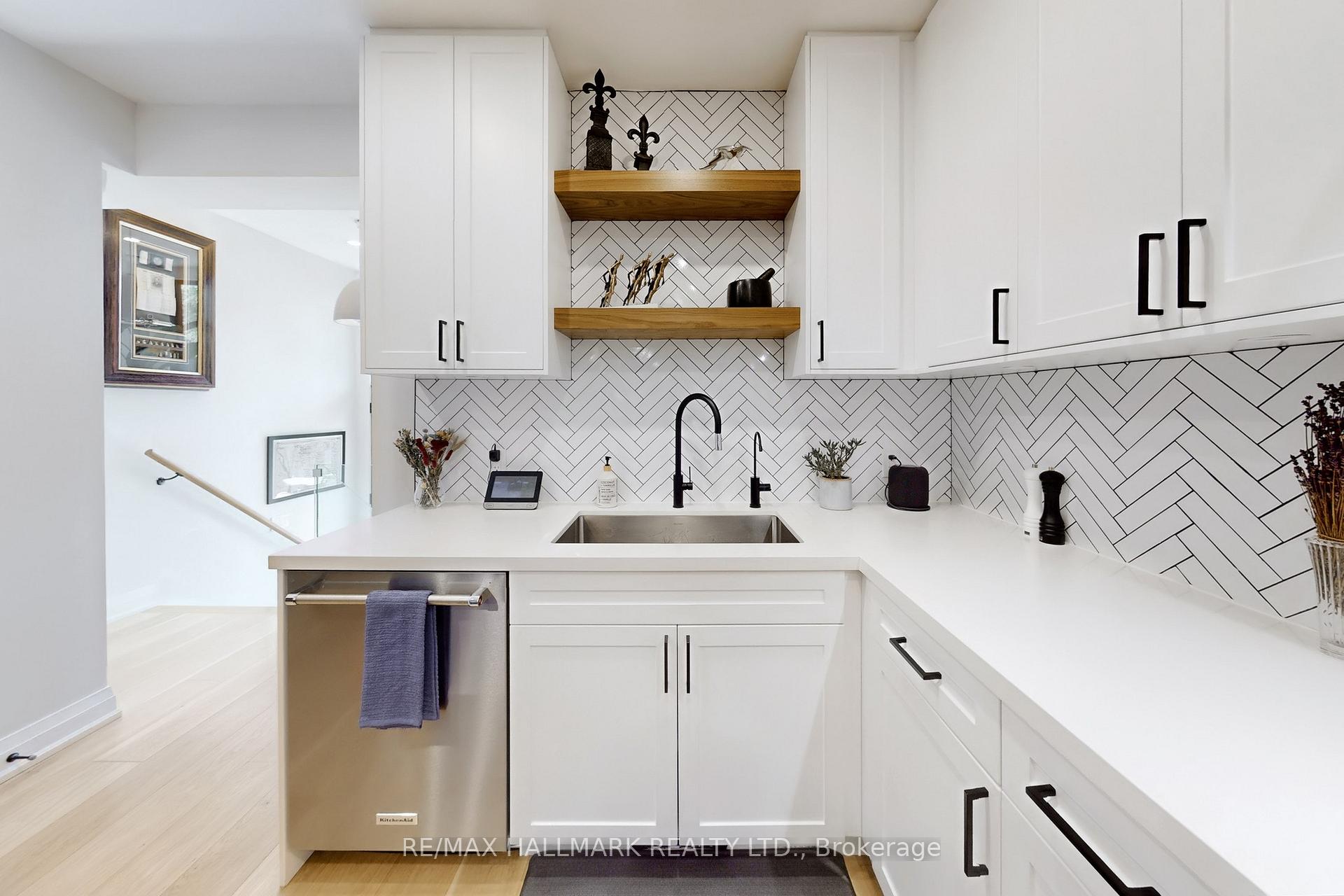 Photo 12 of 31 Garnock Avenue, Toronto, North Riverdale — HOMEH