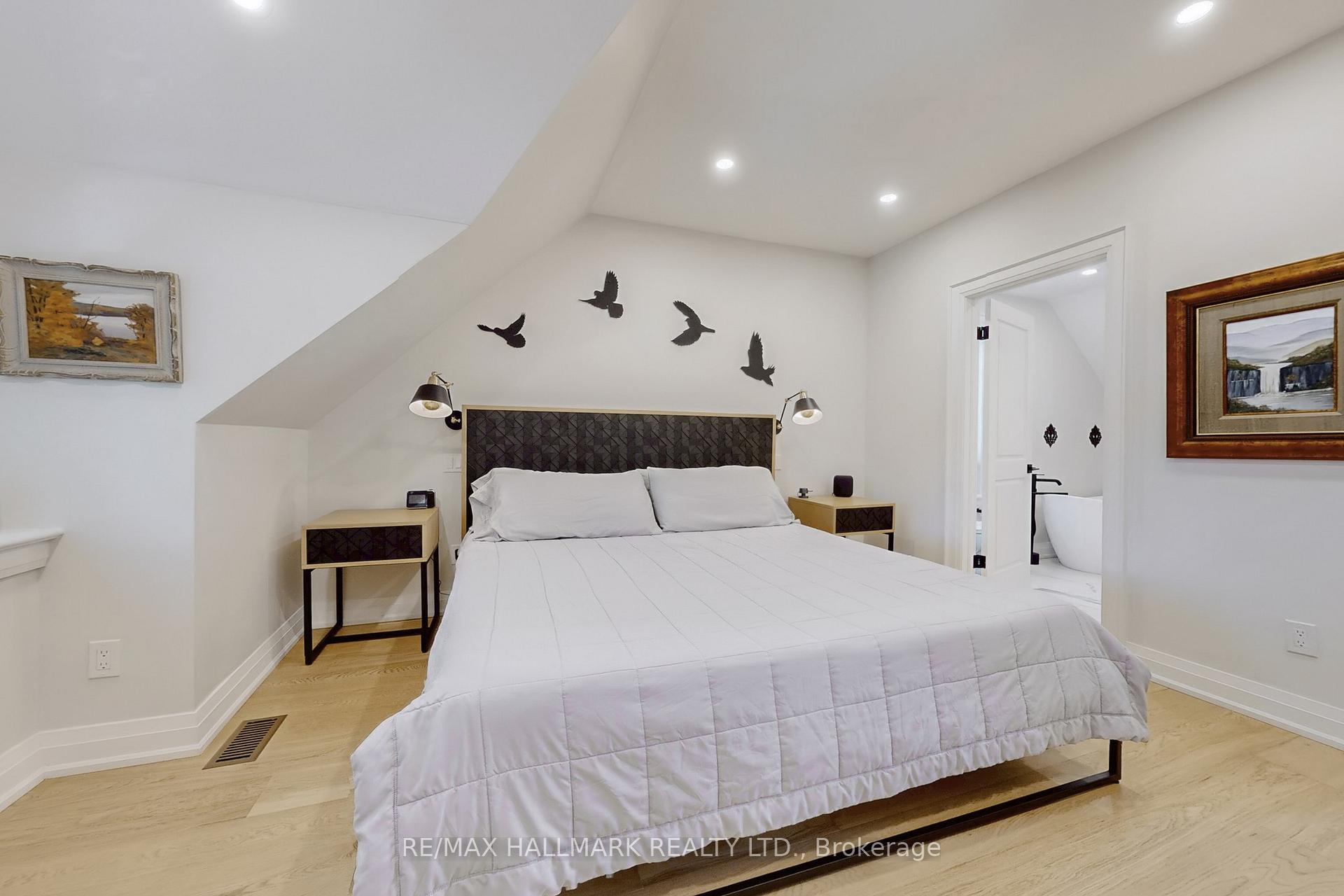 Photo 17 of 31 Garnock Avenue, Toronto, North Riverdale — HOMEH
