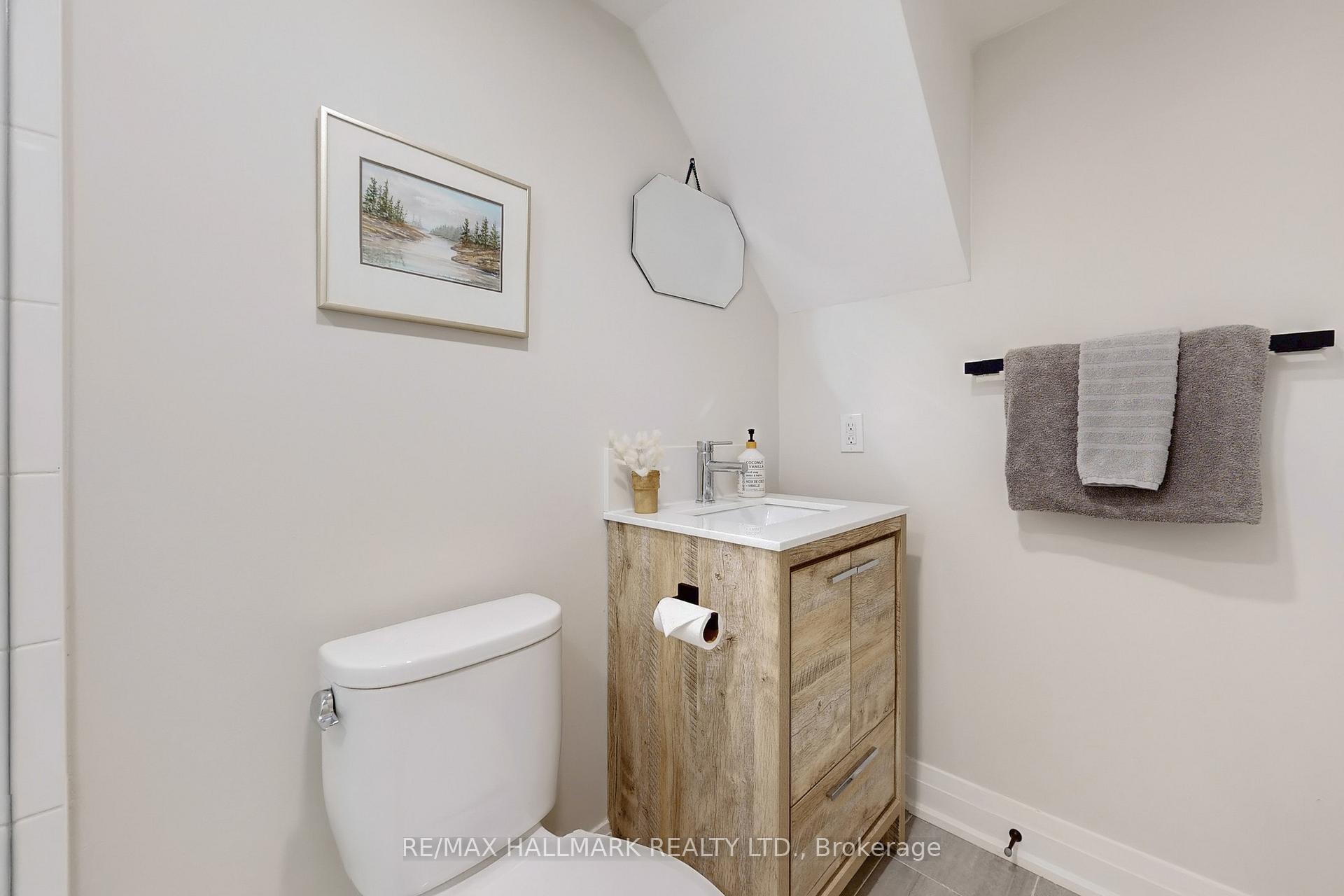 Photo 33 of 31 Garnock Avenue, Toronto, North Riverdale — HOMEH