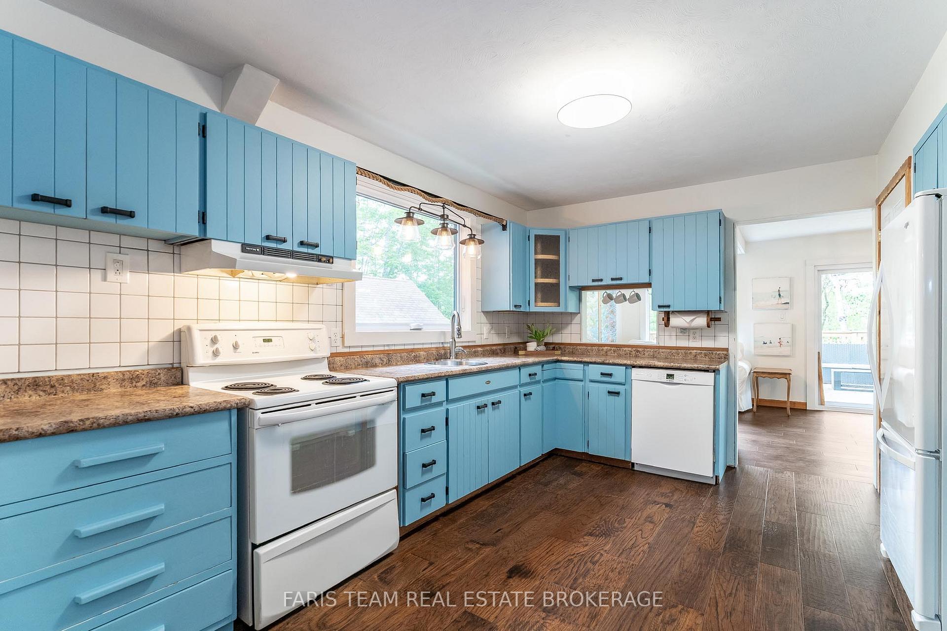 Photo 4 of 457 Silver Birch Drive, Tiny, Rural Tiny — HOMEH