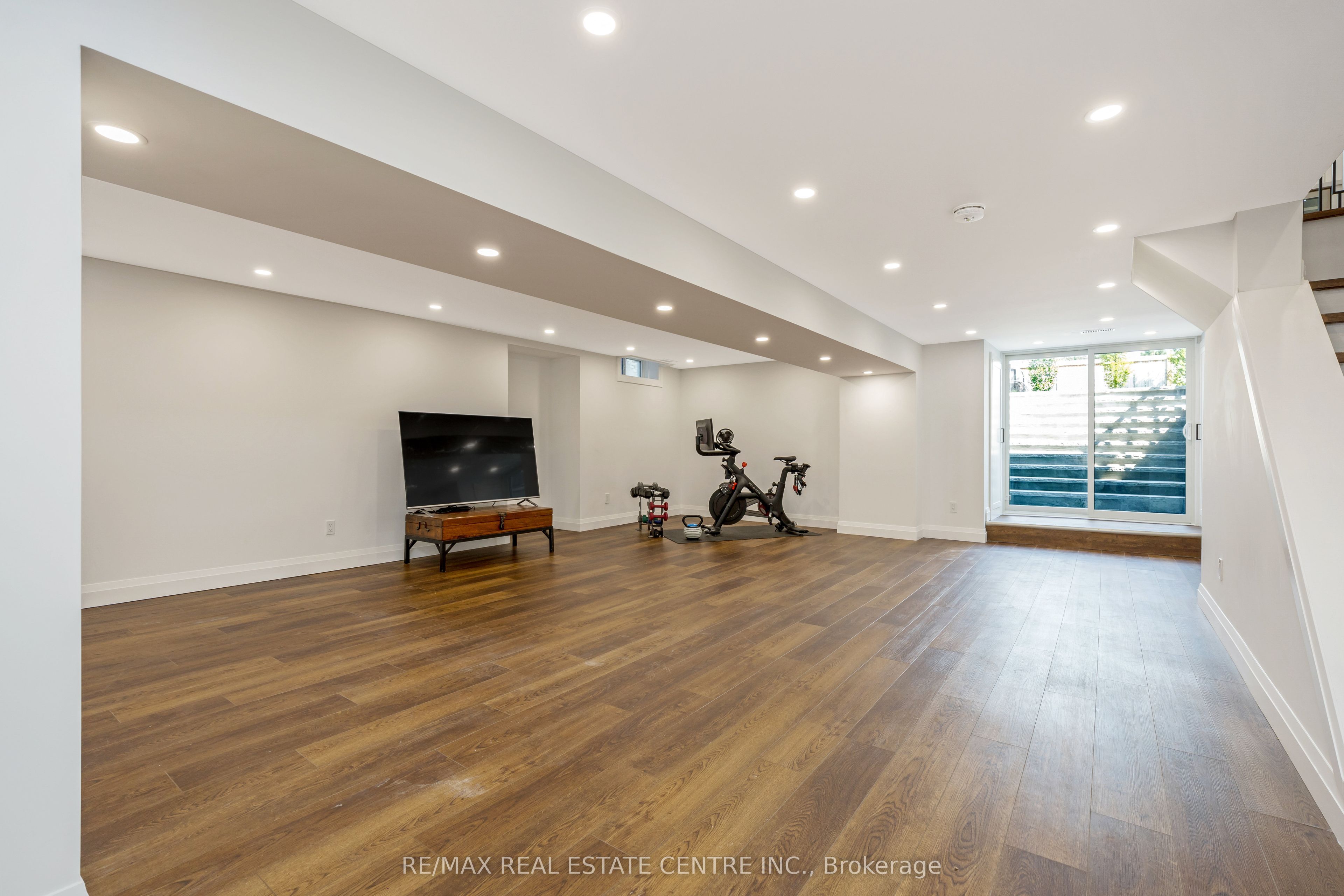 Photo 70 of 884 Hemlock Drive, Milton, Dorset Park — HOMEH