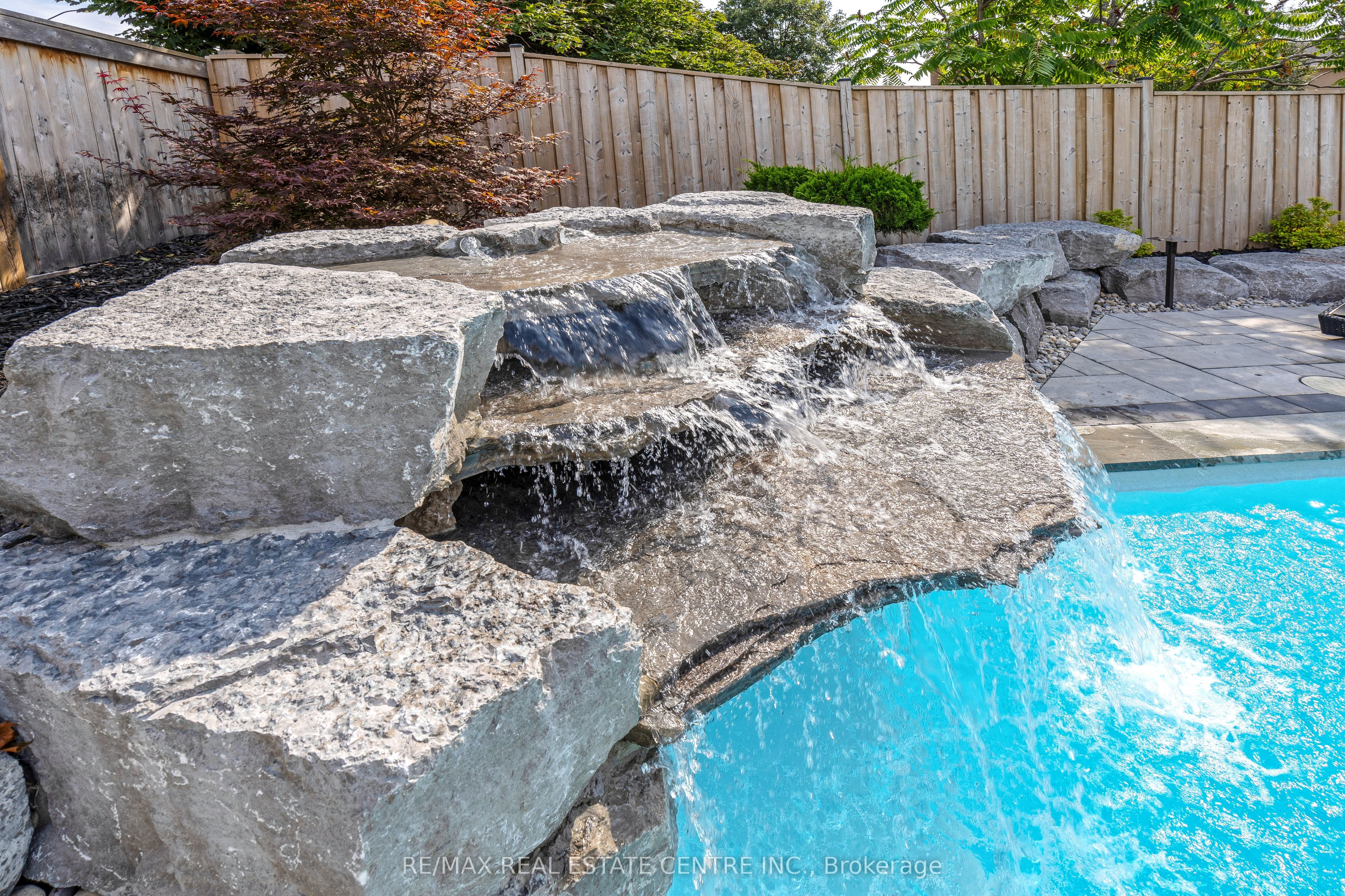 Photo 74 of 884 Hemlock Drive, Milton, Dorset Park — HOMEH