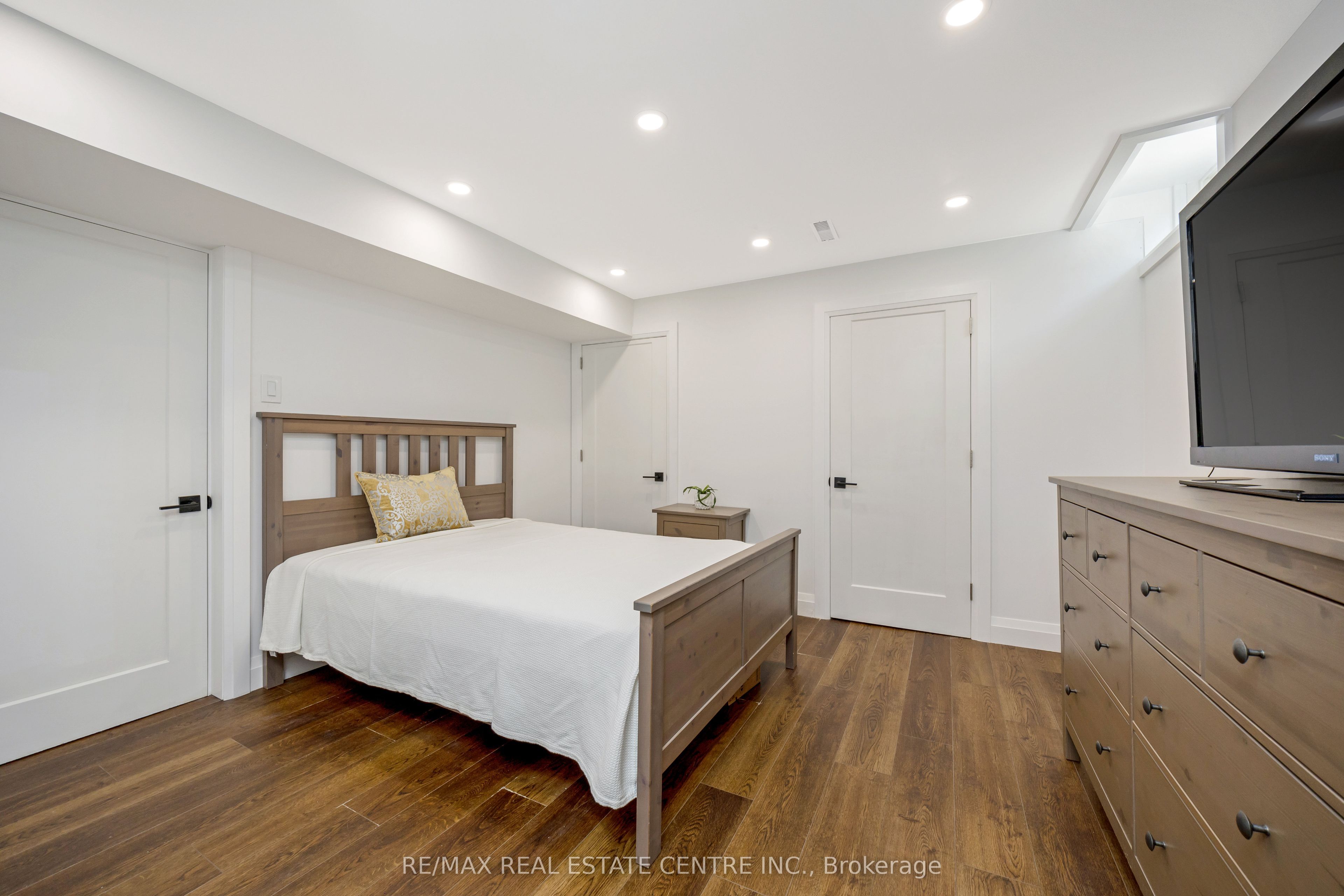 Photo 71 of 884 Hemlock Drive, Milton, Dorset Park — HOMEH