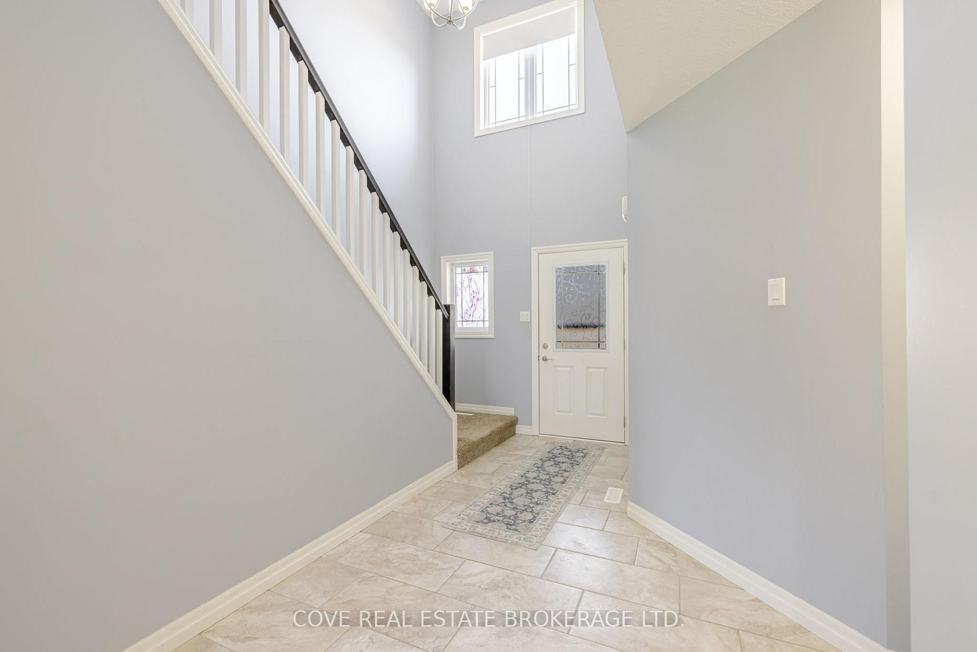 Photo 4 of 35 Leesboro Trail, Thames Centre, Thorndale — HOMEH