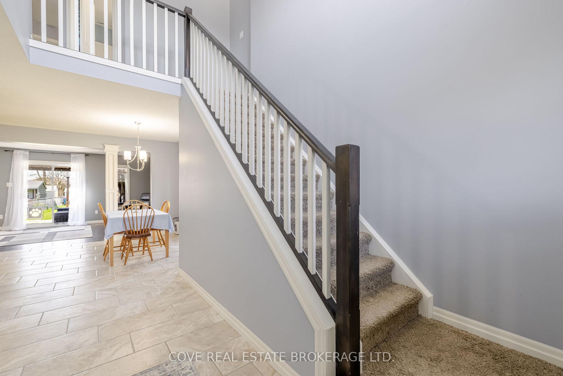 Photo 5 of 35 Leesboro Trail, Thames Centre, Thorndale — HOMEH