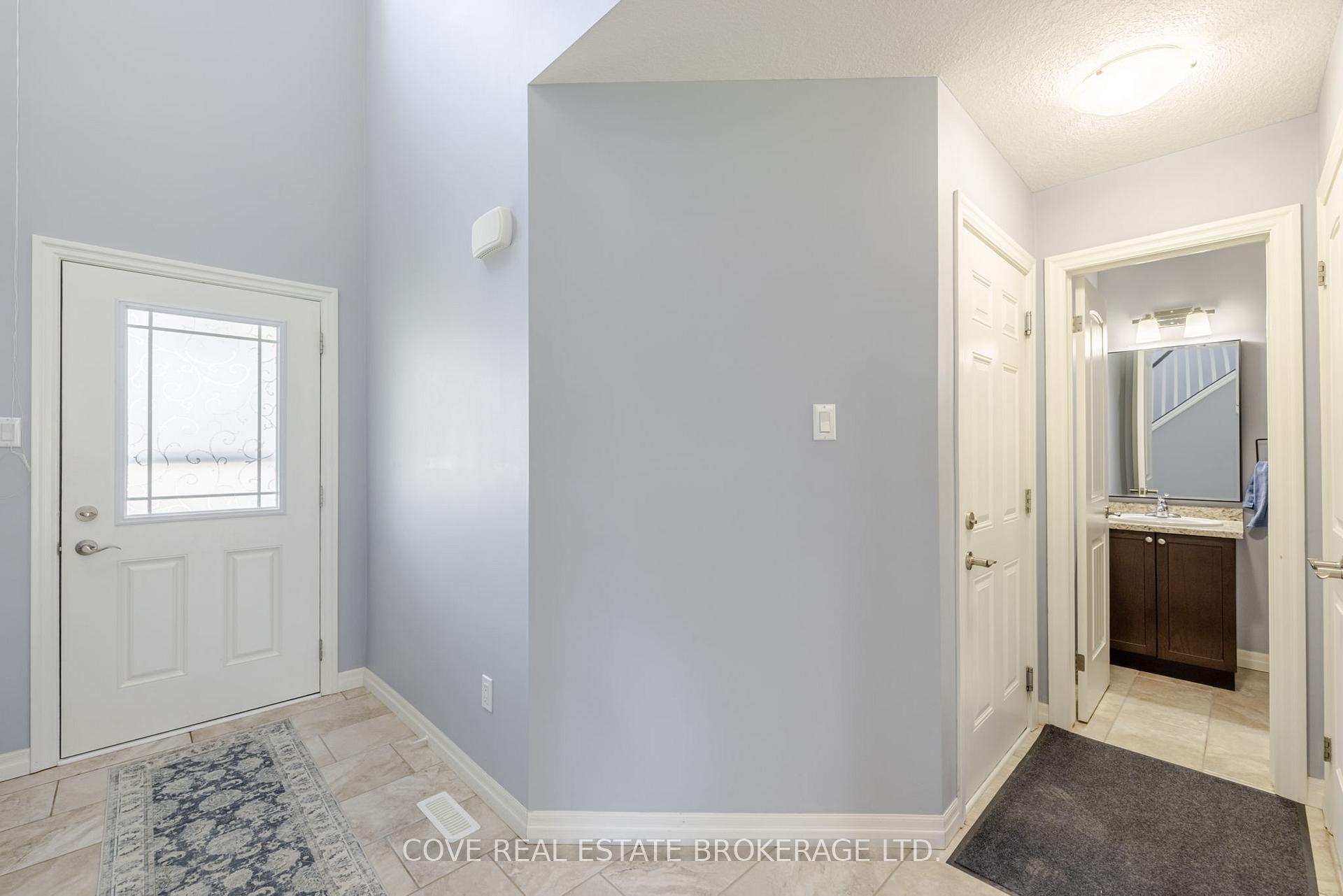 Photo 6 of 35 Leesboro Trail, Thames Centre, Thorndale — HOMEH