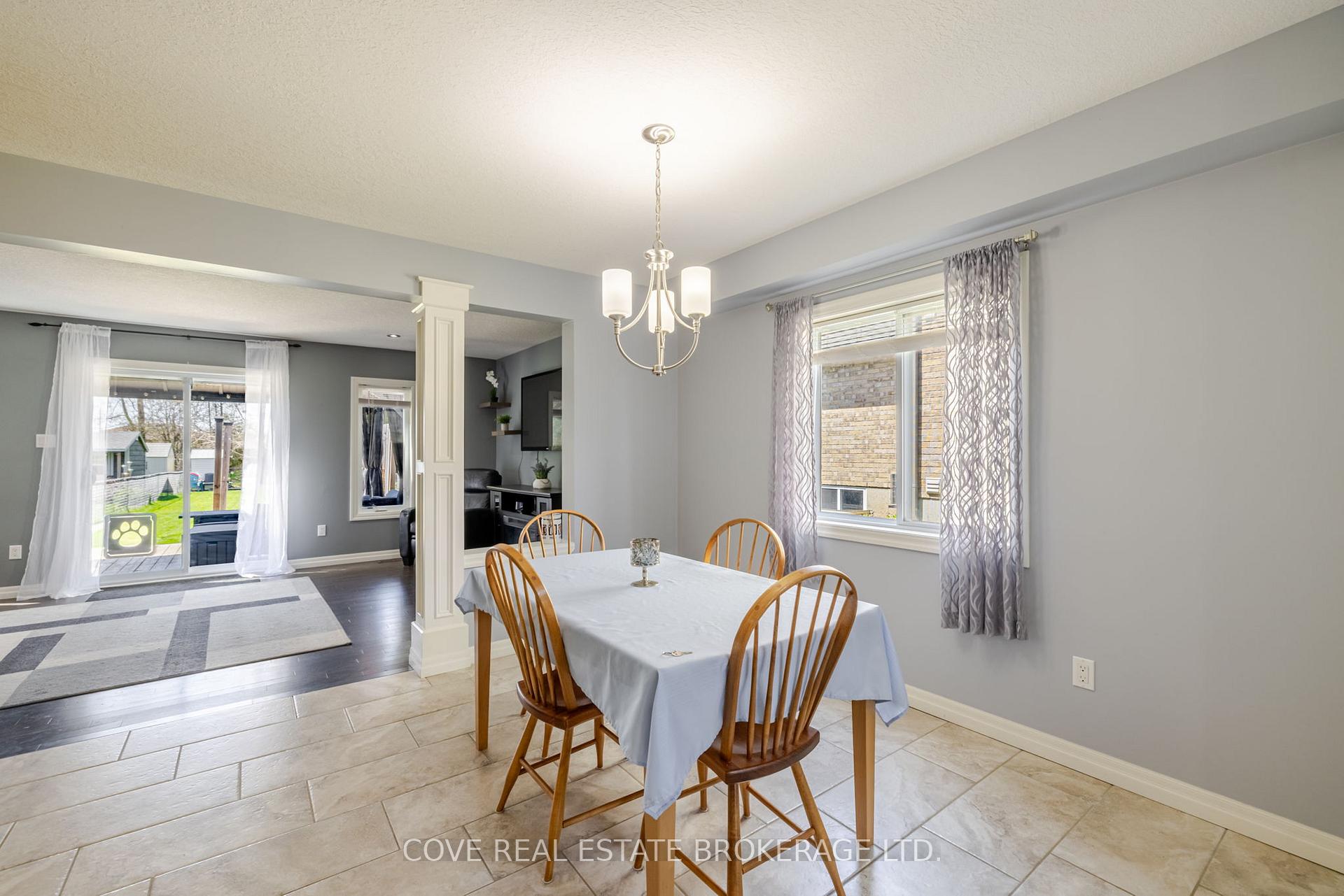 Photo 12 of 35 Leesboro Trail, Thames Centre, Thorndale — HOMEH