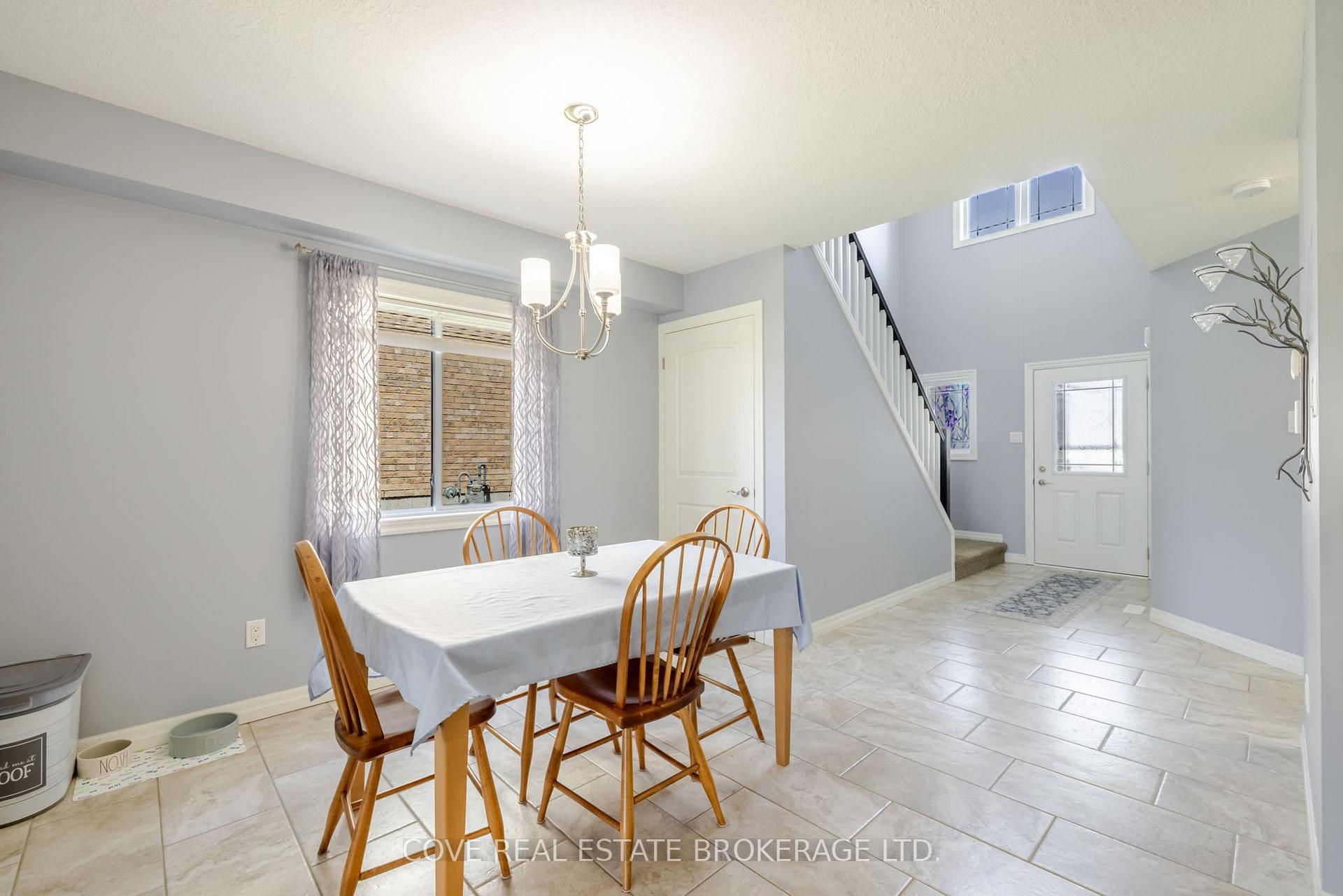 Photo 14 of 35 Leesboro Trail, Thames Centre, Thorndale — HOMEH