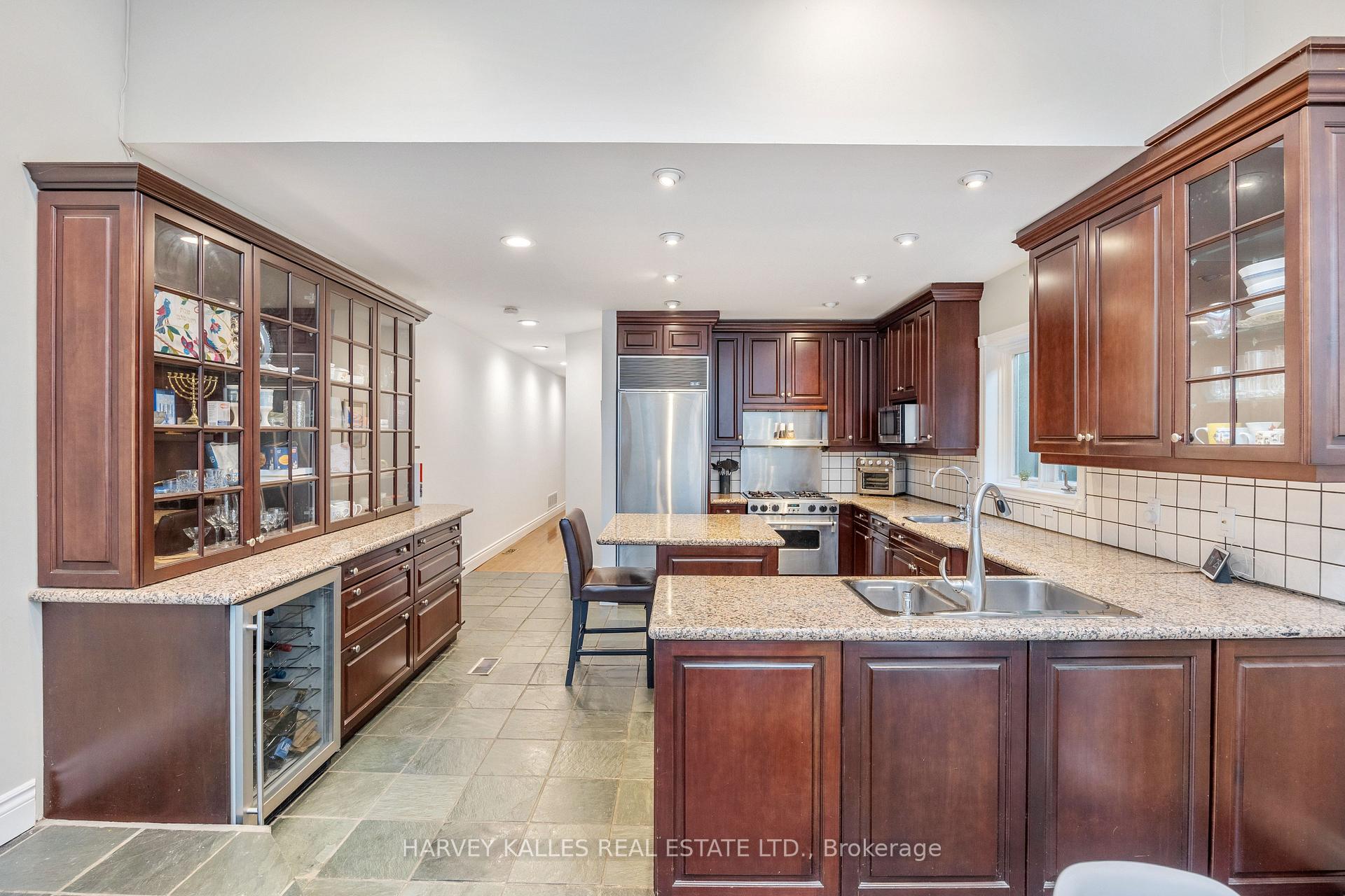 Photo 12 of 200 Seaton Street, Toronto, Cabbagetown-South St. James Town — HOMEH