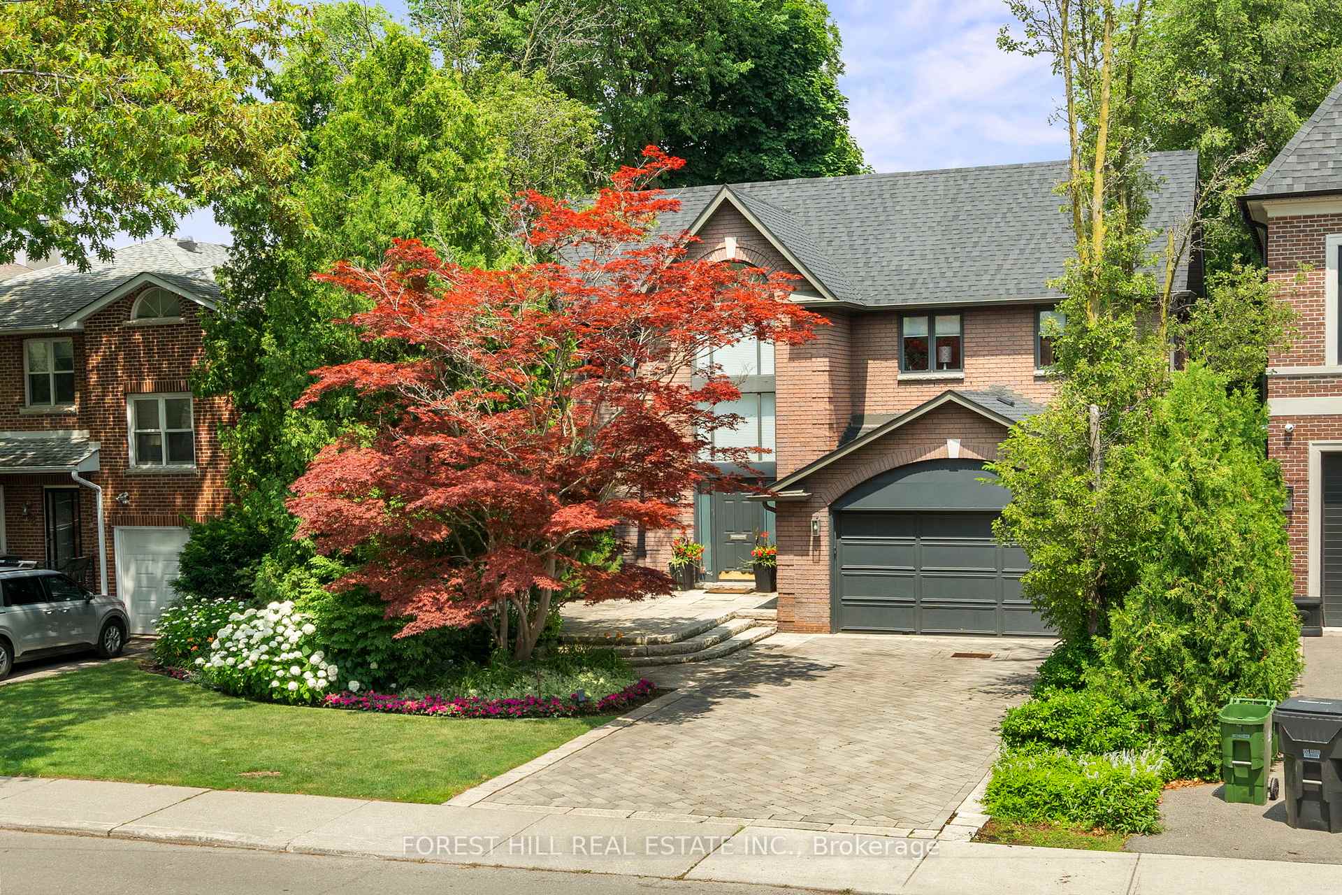 Front of 566 Castlefield Avenue