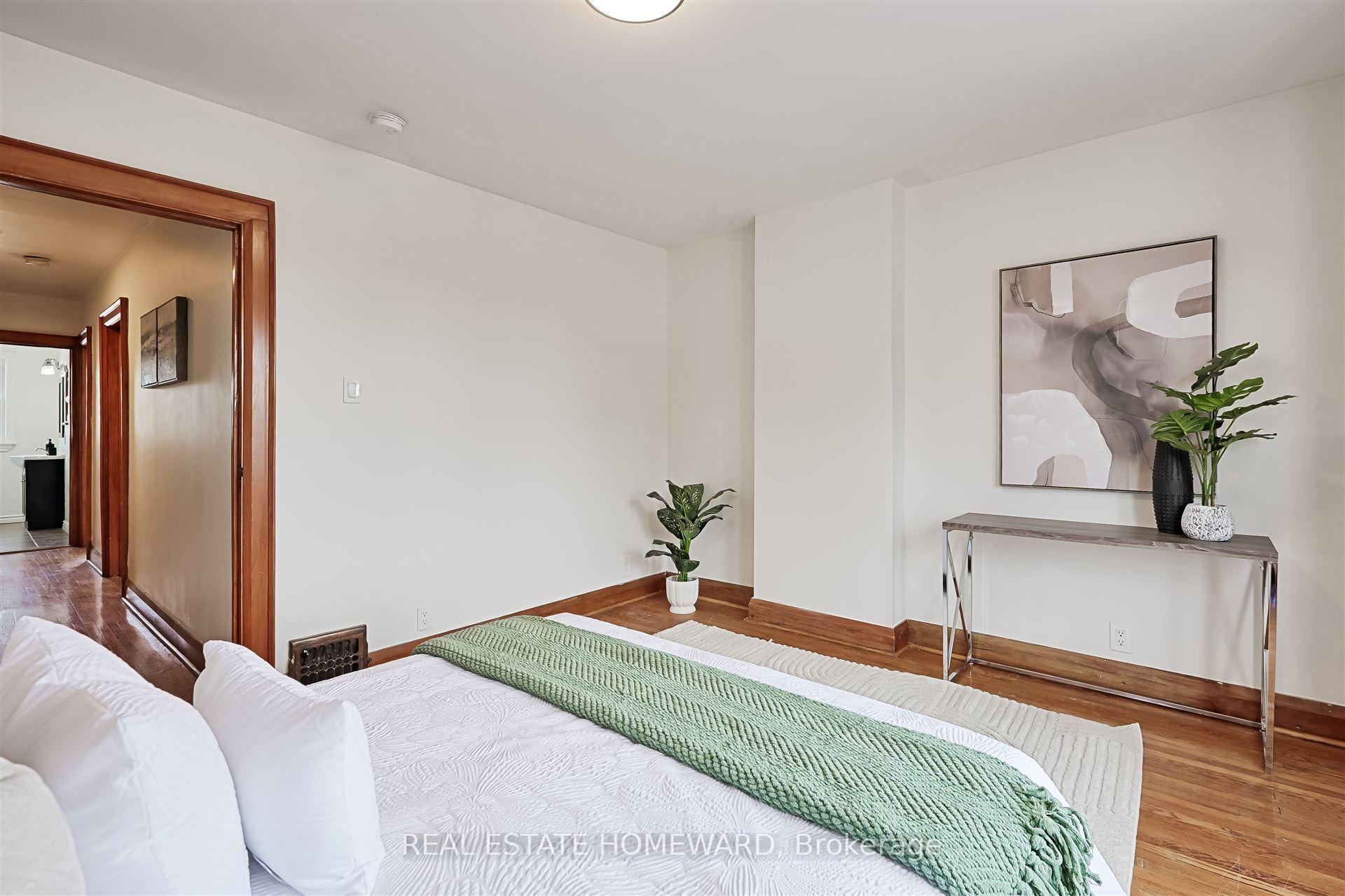 Photo 25 of 715 Vaughan Road, Toronto, Oakwood Village — HOMEH