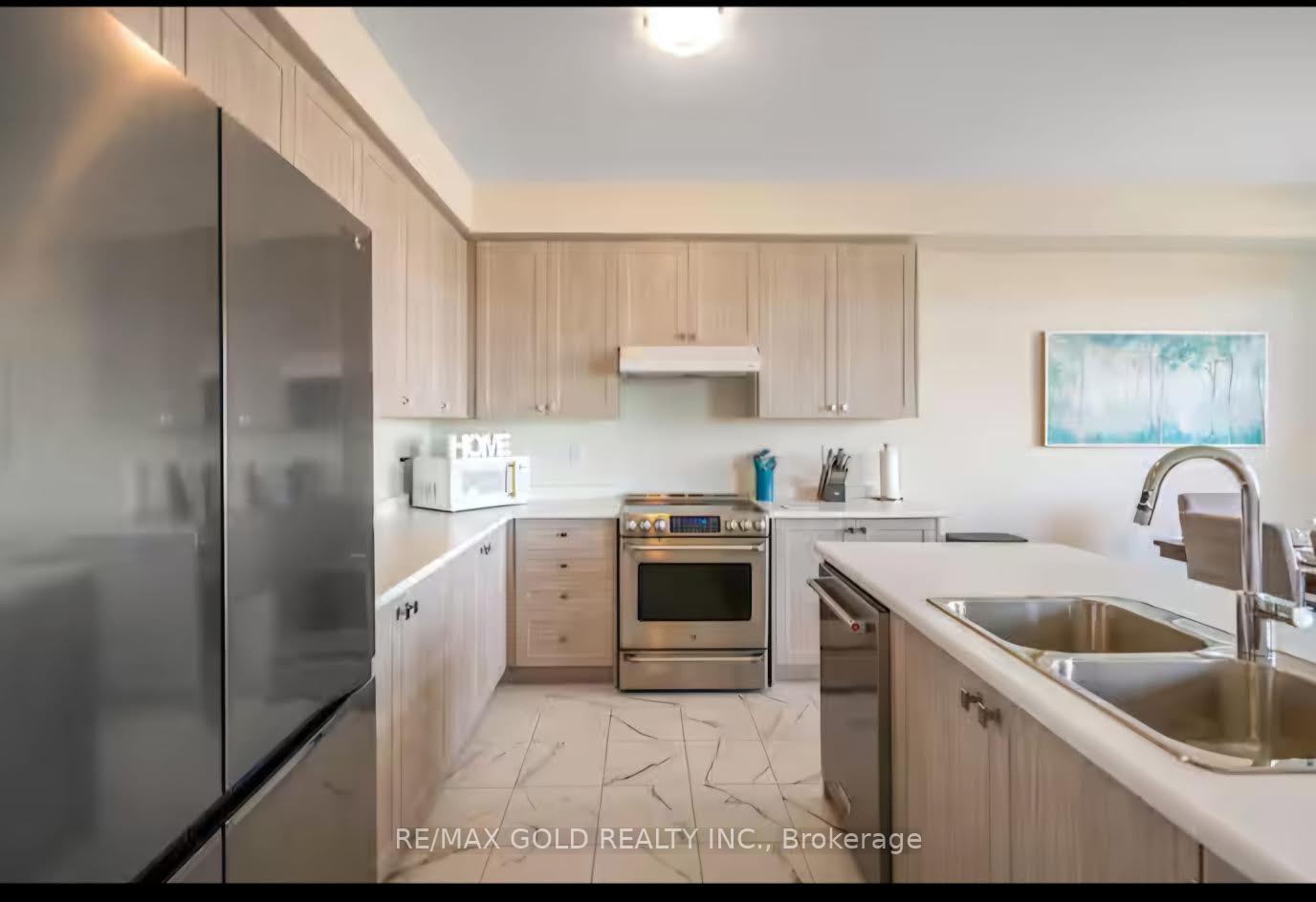 Photo 7 of 215 Vanilla Trail, Thorold, Rolling Meadows — HOMEH