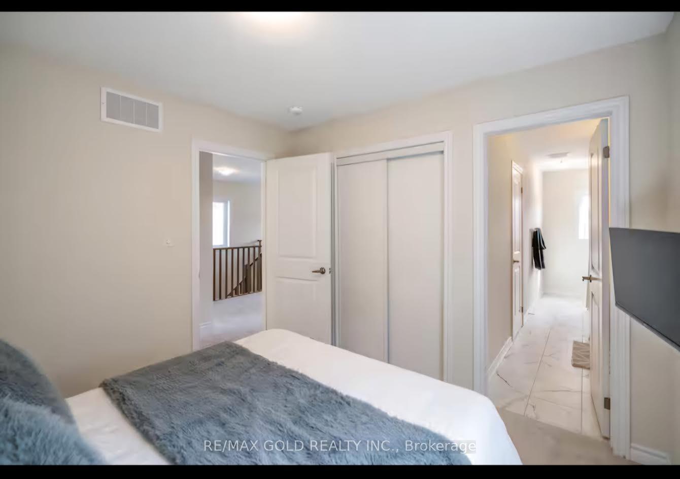 Photo 9 of 215 Vanilla Trail, Thorold, Rolling Meadows — HOMEH