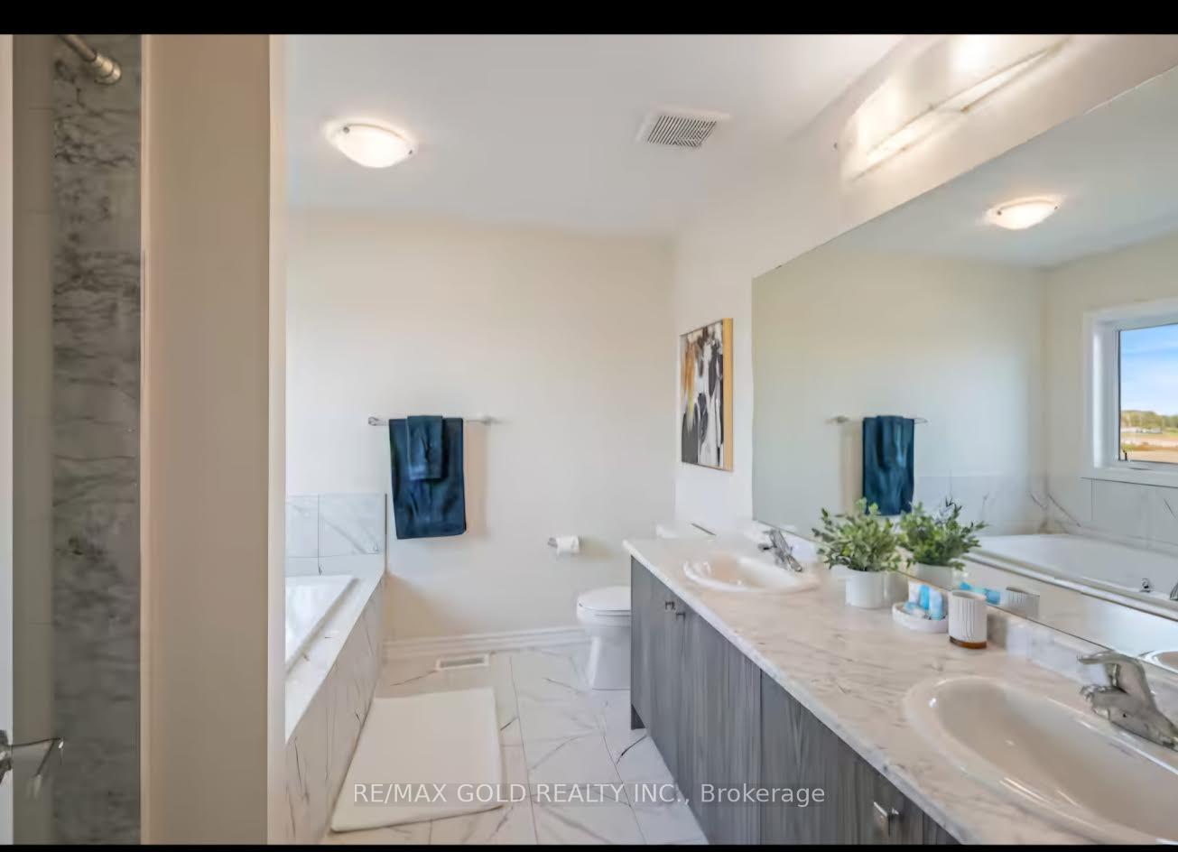 Photo 11 of 215 Vanilla Trail, Thorold, Rolling Meadows — HOMEH